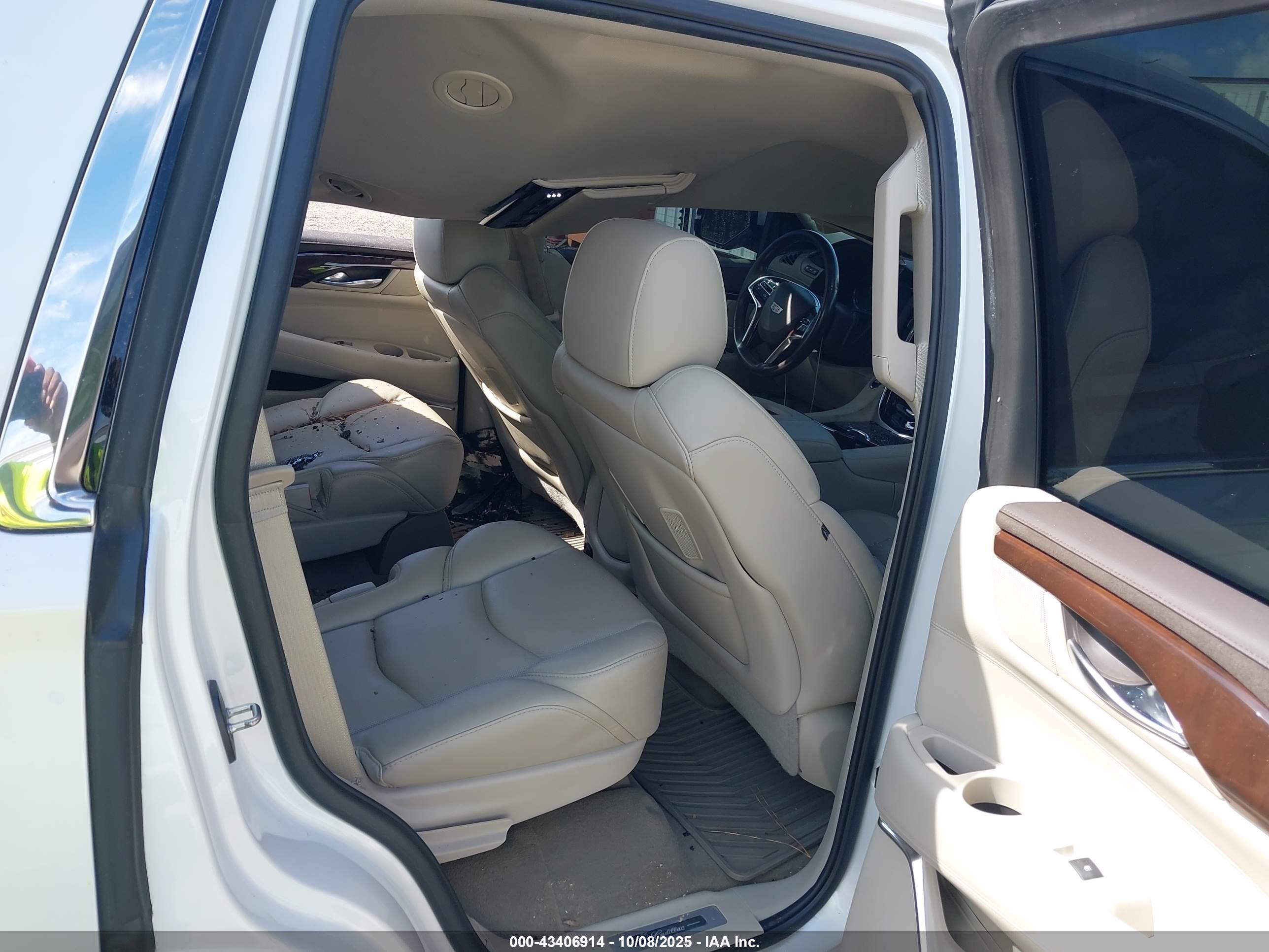 CADILLAC ESCALADE image 8