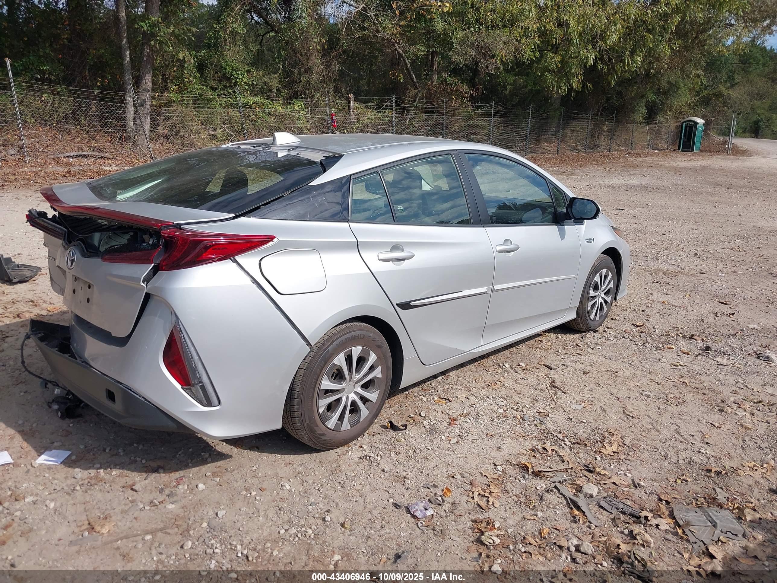 TOYOTA PRIUS image 4
