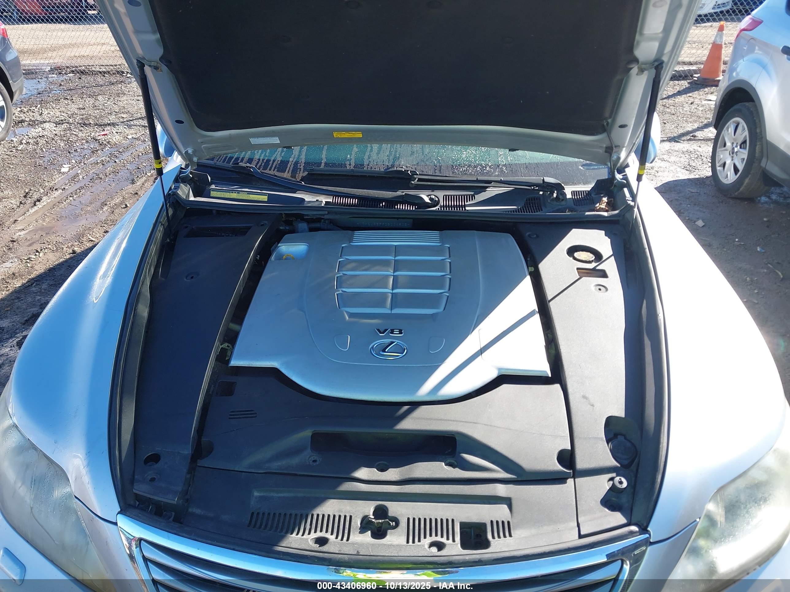 LEXUS LS image 10