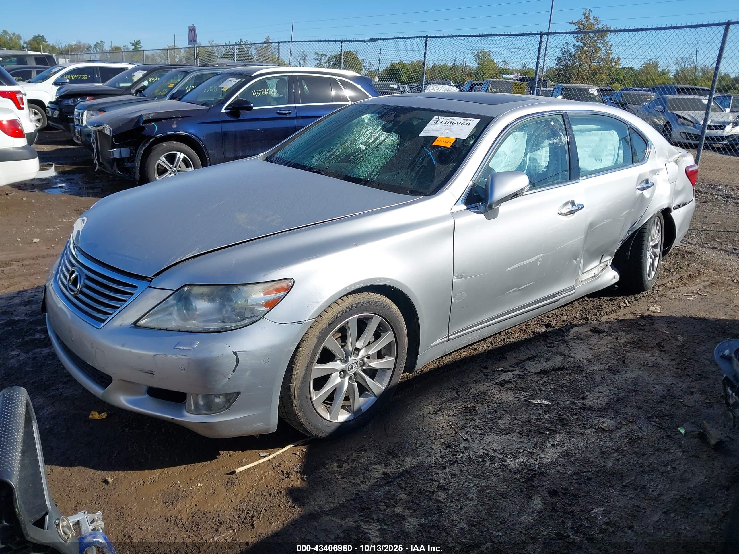 LEXUS LS image 2