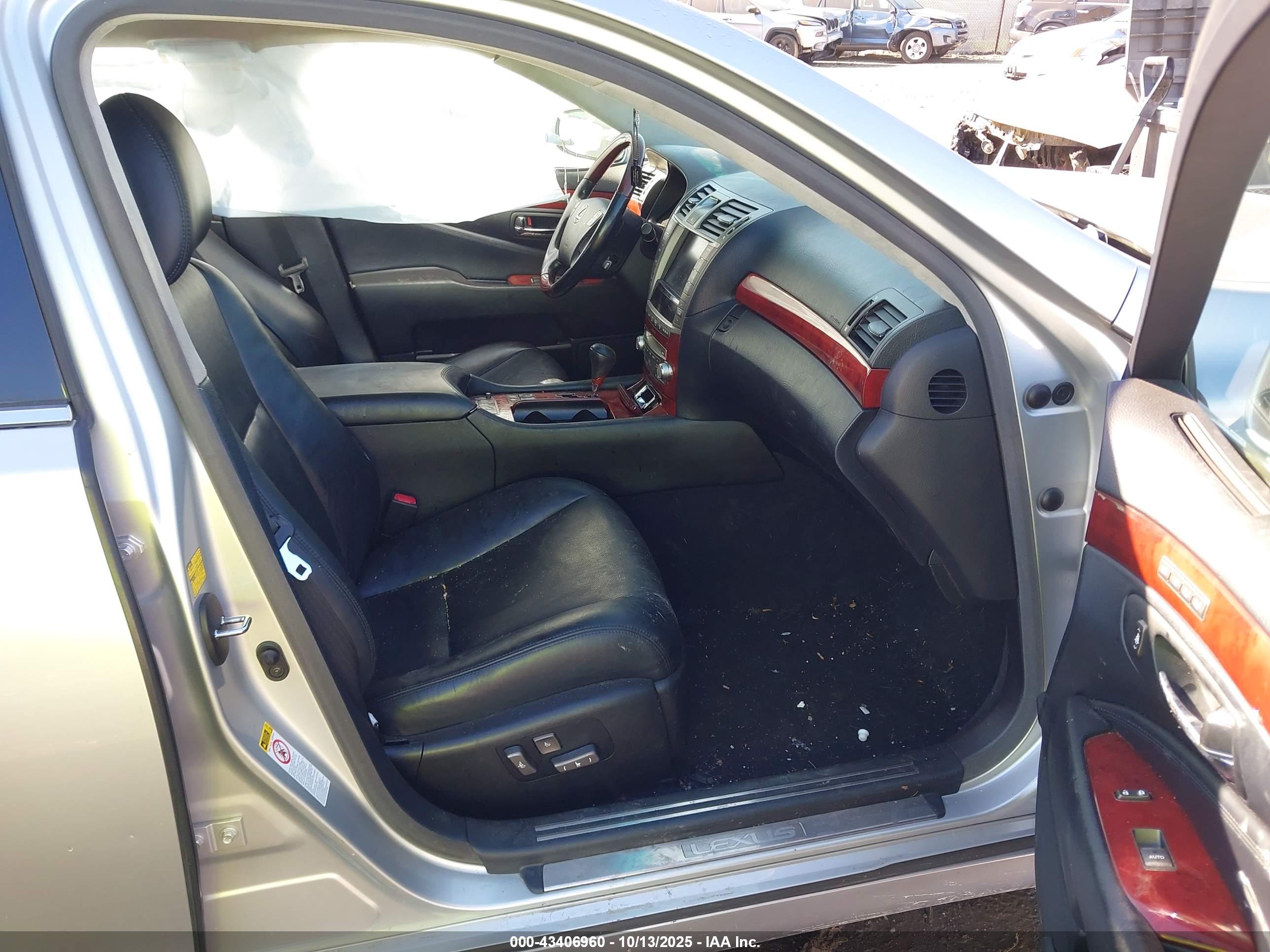 LEXUS LS image 5