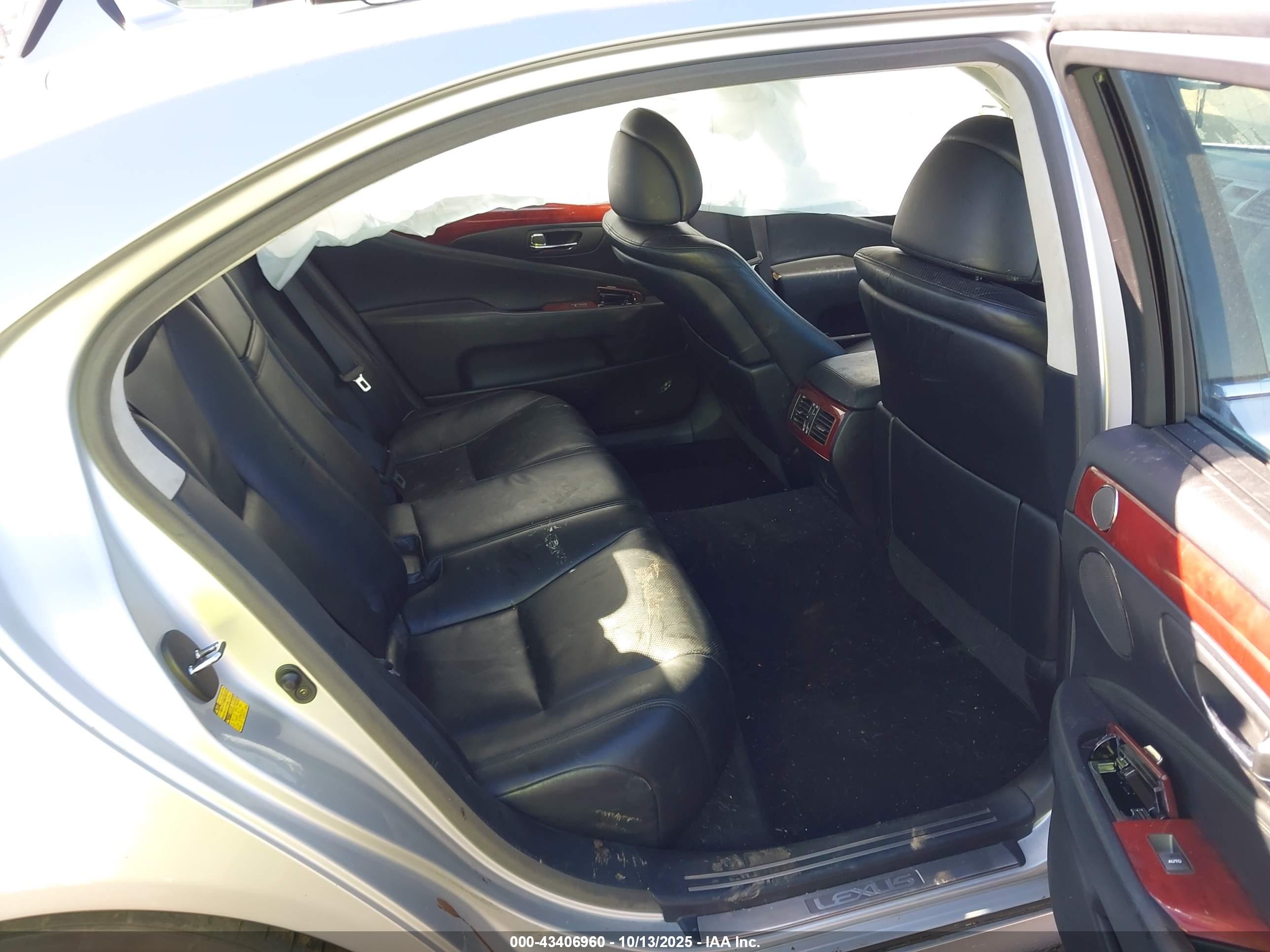 LEXUS LS image 8