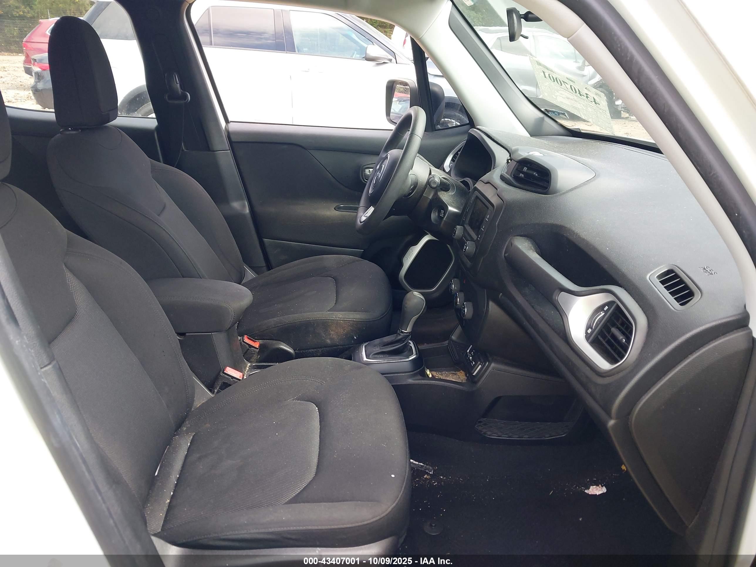JEEP RENEGADE image 5