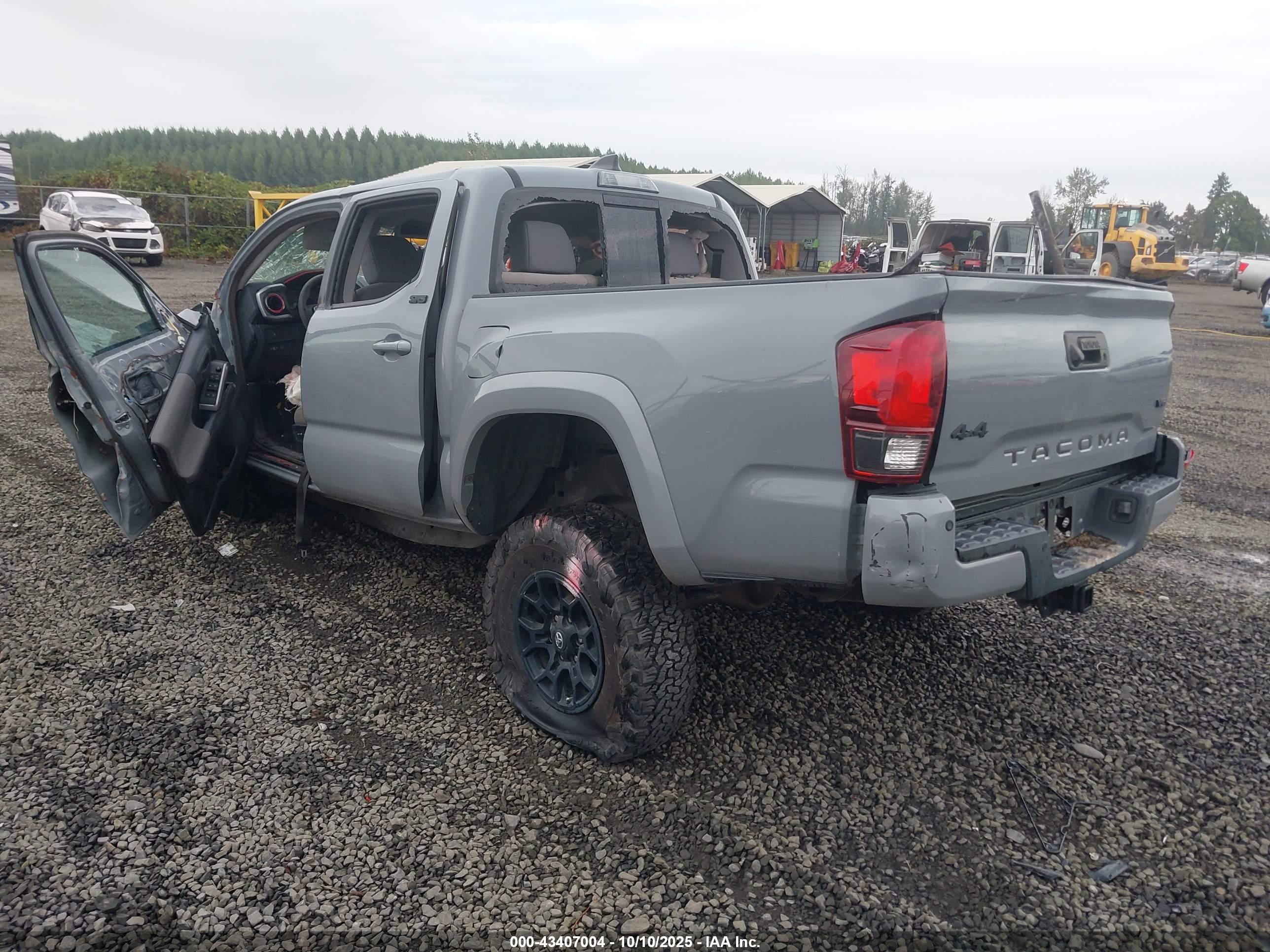TOYOTA TACOMA image 3