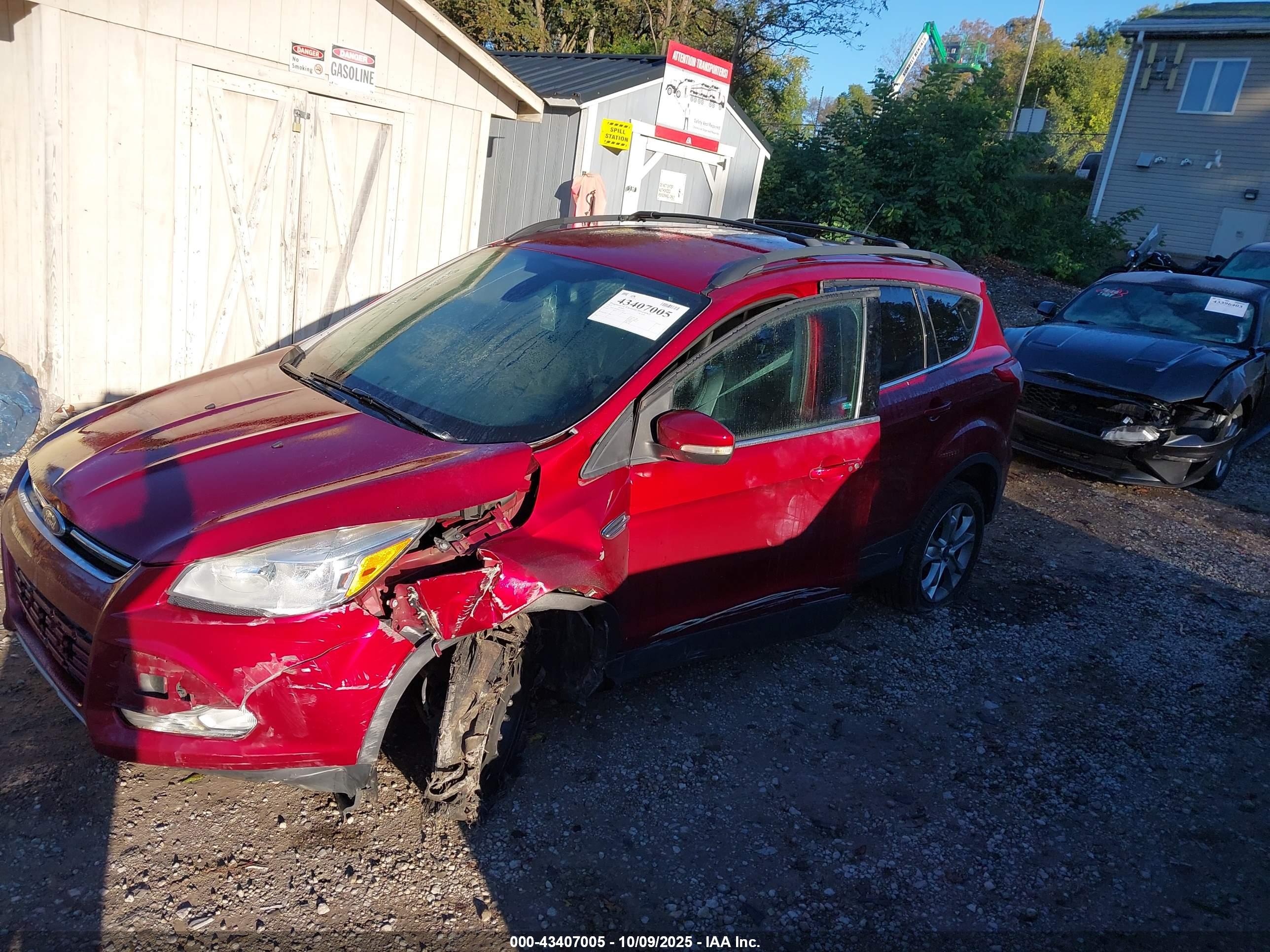 FORD ESCAPE image 2