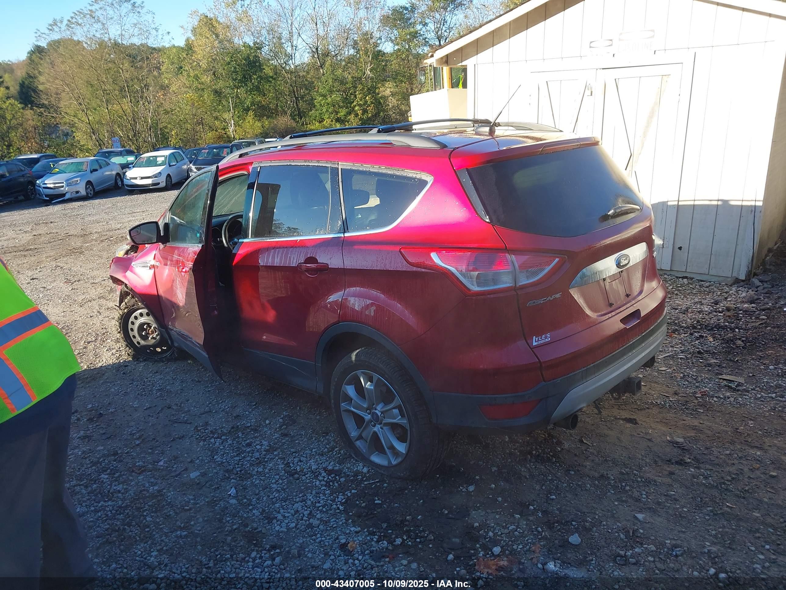 FORD ESCAPE image 3