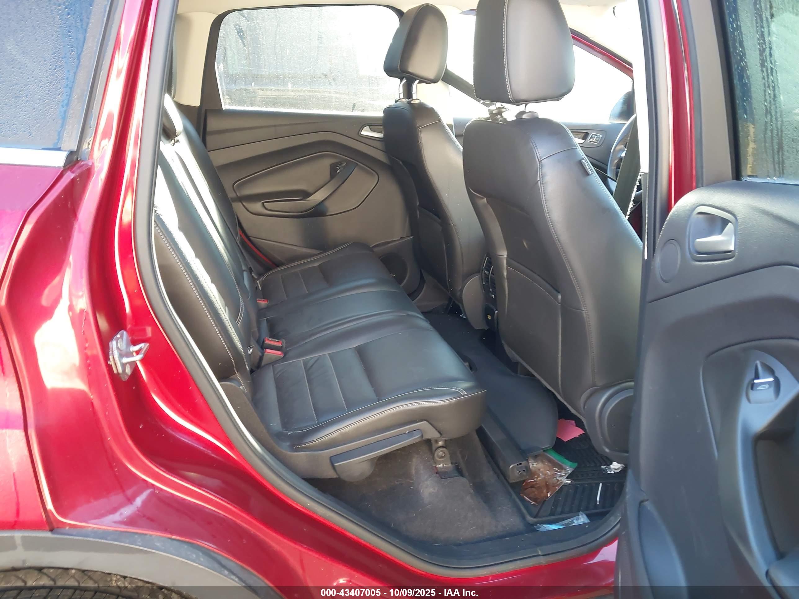 FORD ESCAPE image 8