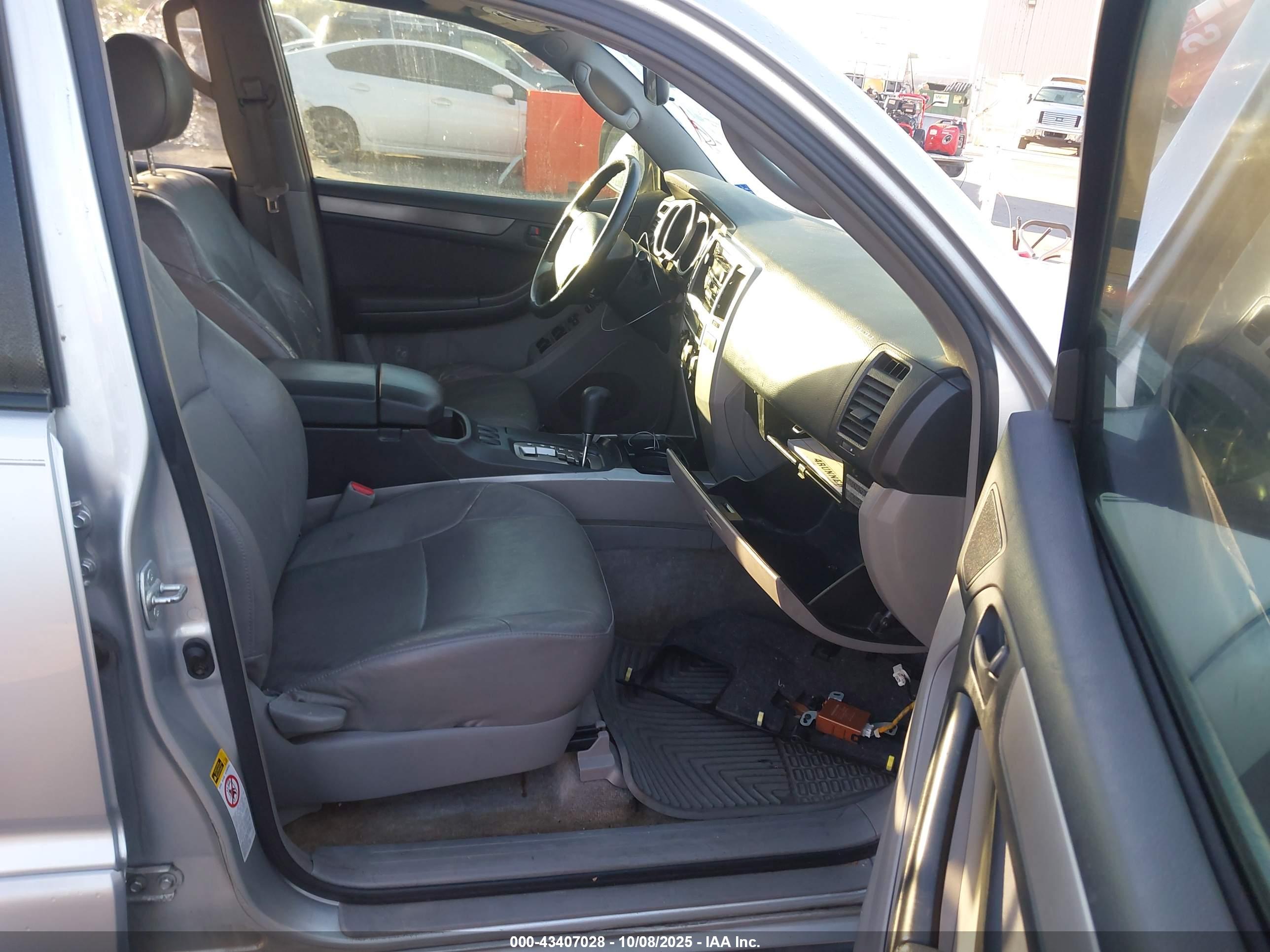 TOYOTA 4RUNNER image 5