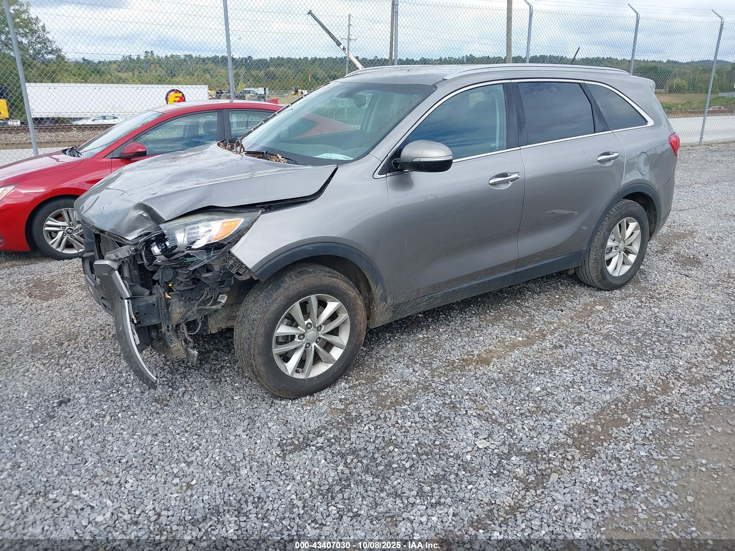 KIA SORENTO image 2