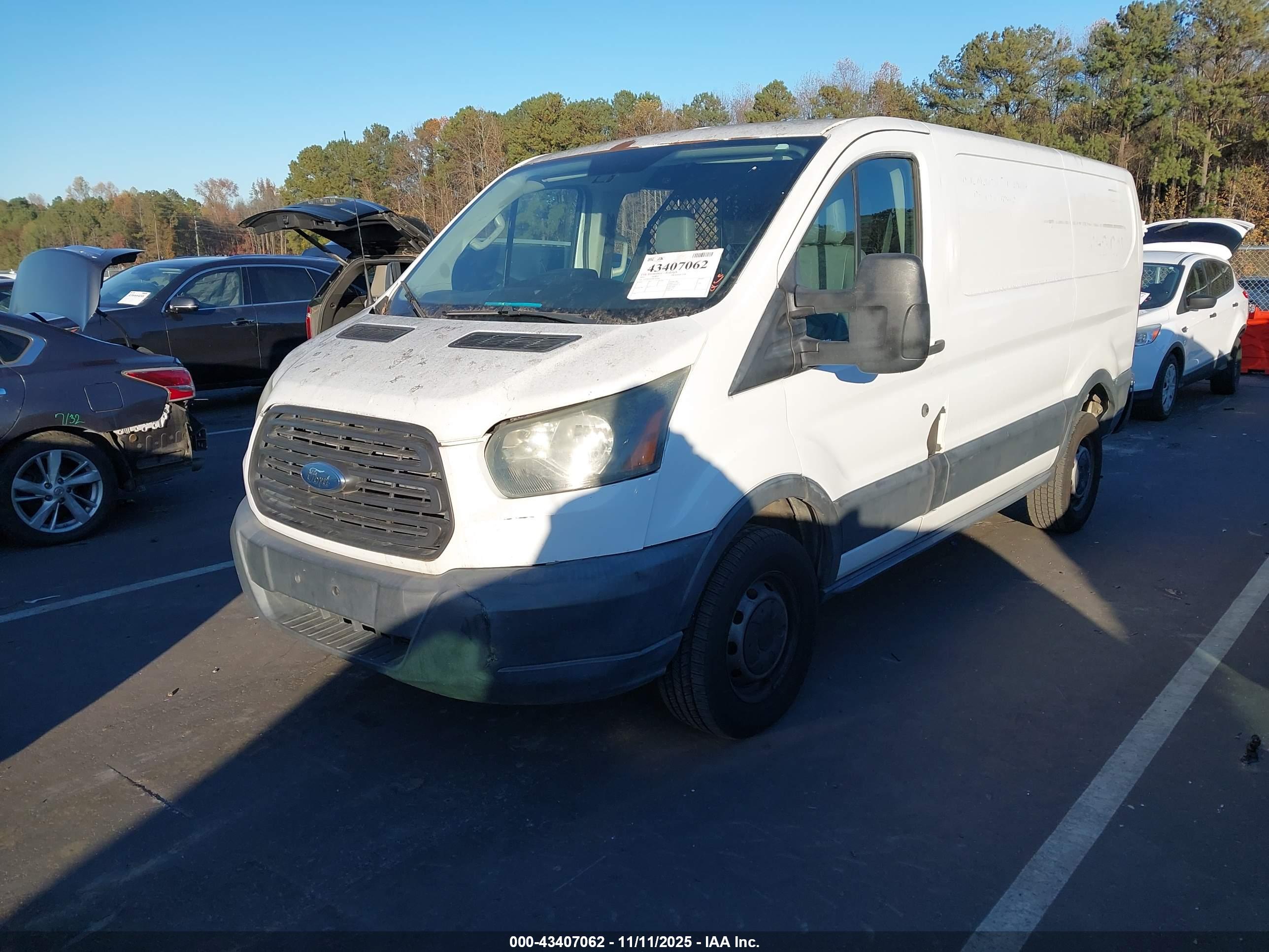 FORD TRANSIT-250 image 2
