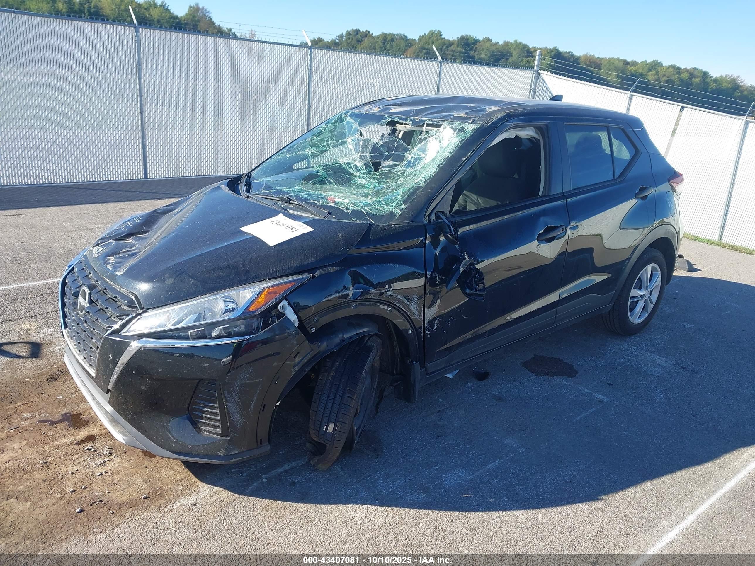 NISSAN KICKS image 2