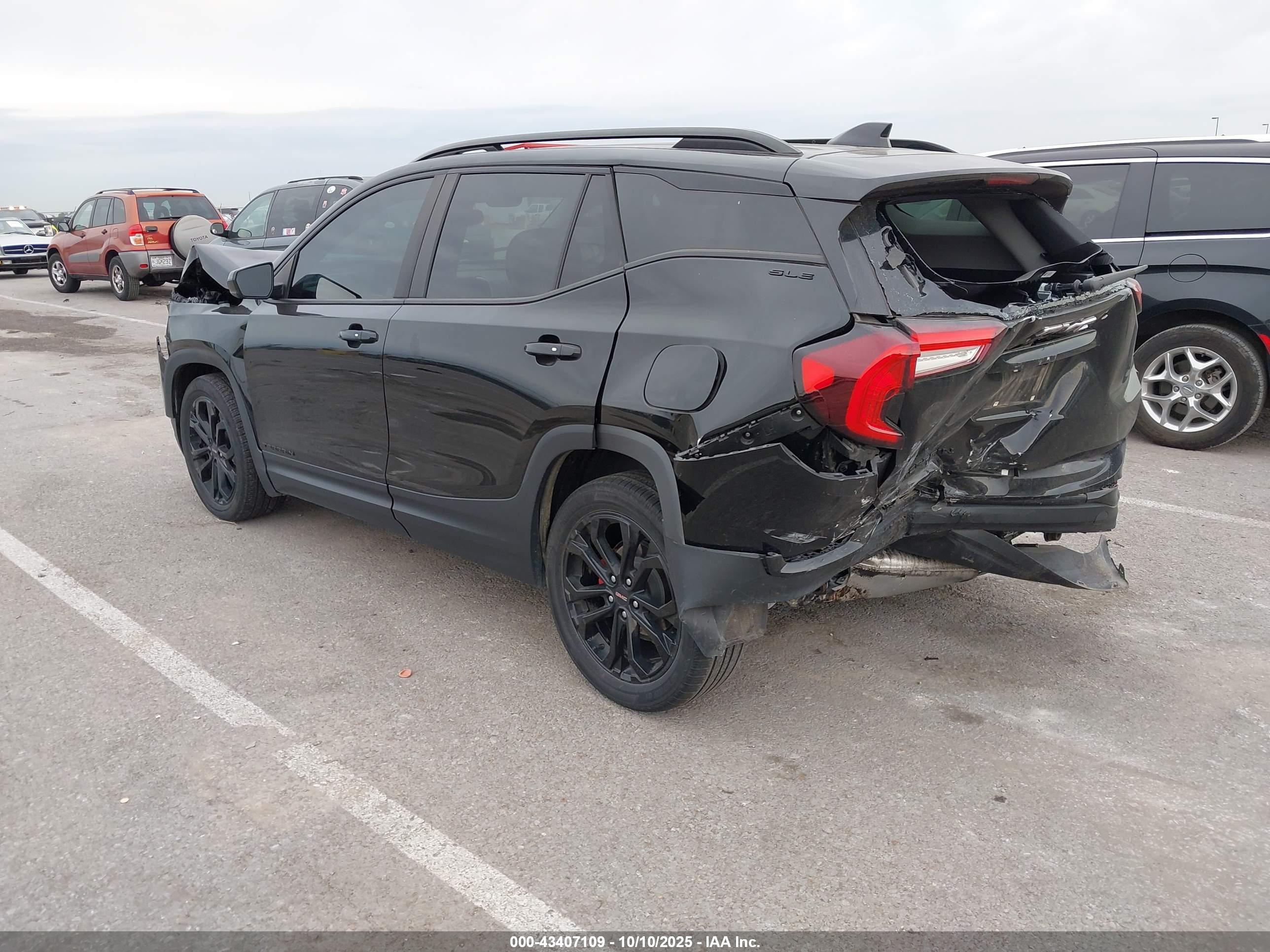GMC TERRAIN image 3