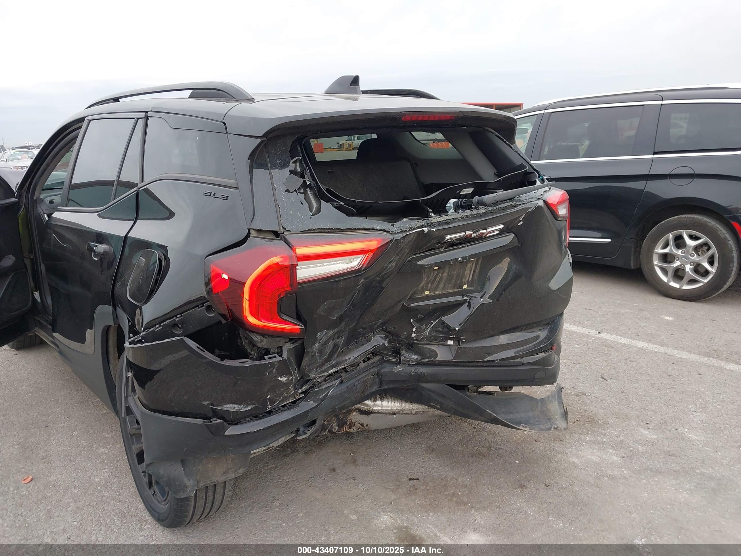 GMC TERRAIN image 6