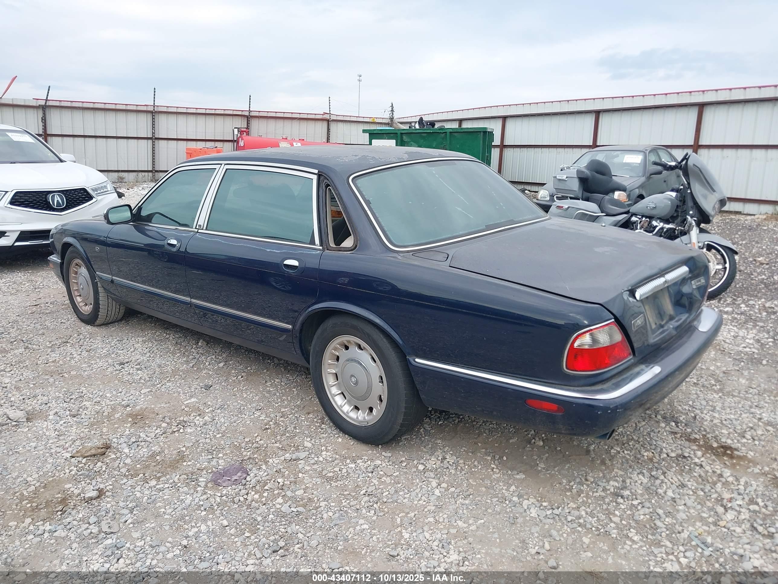 JAGUAR XJ8 image 3