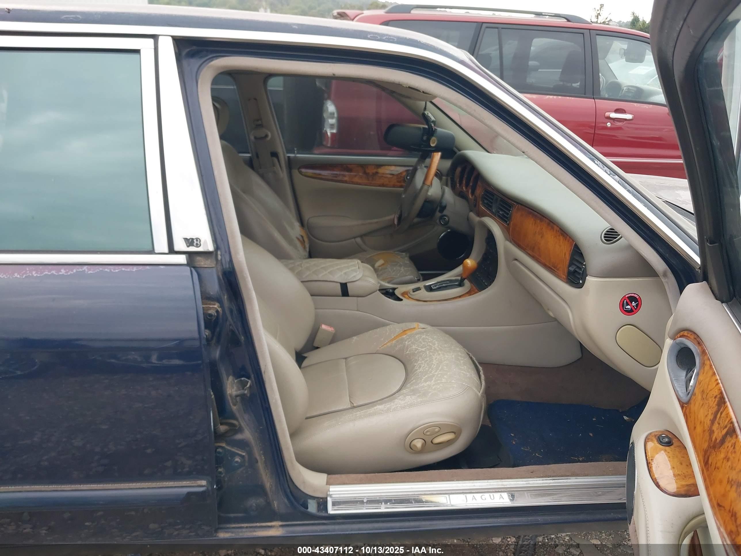 JAGUAR XJ8 image 5