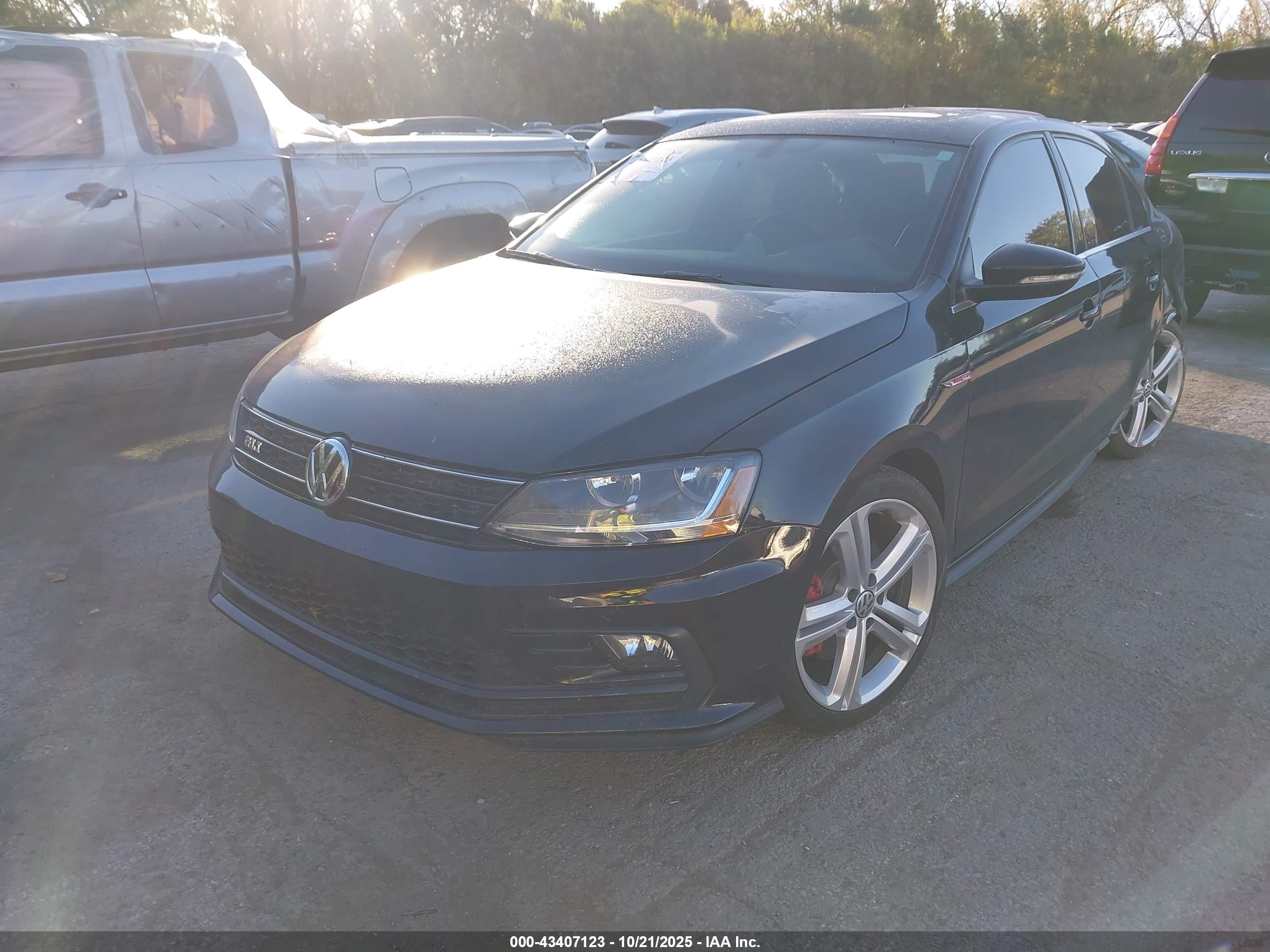 VOLKSWAGEN JETTA image 2