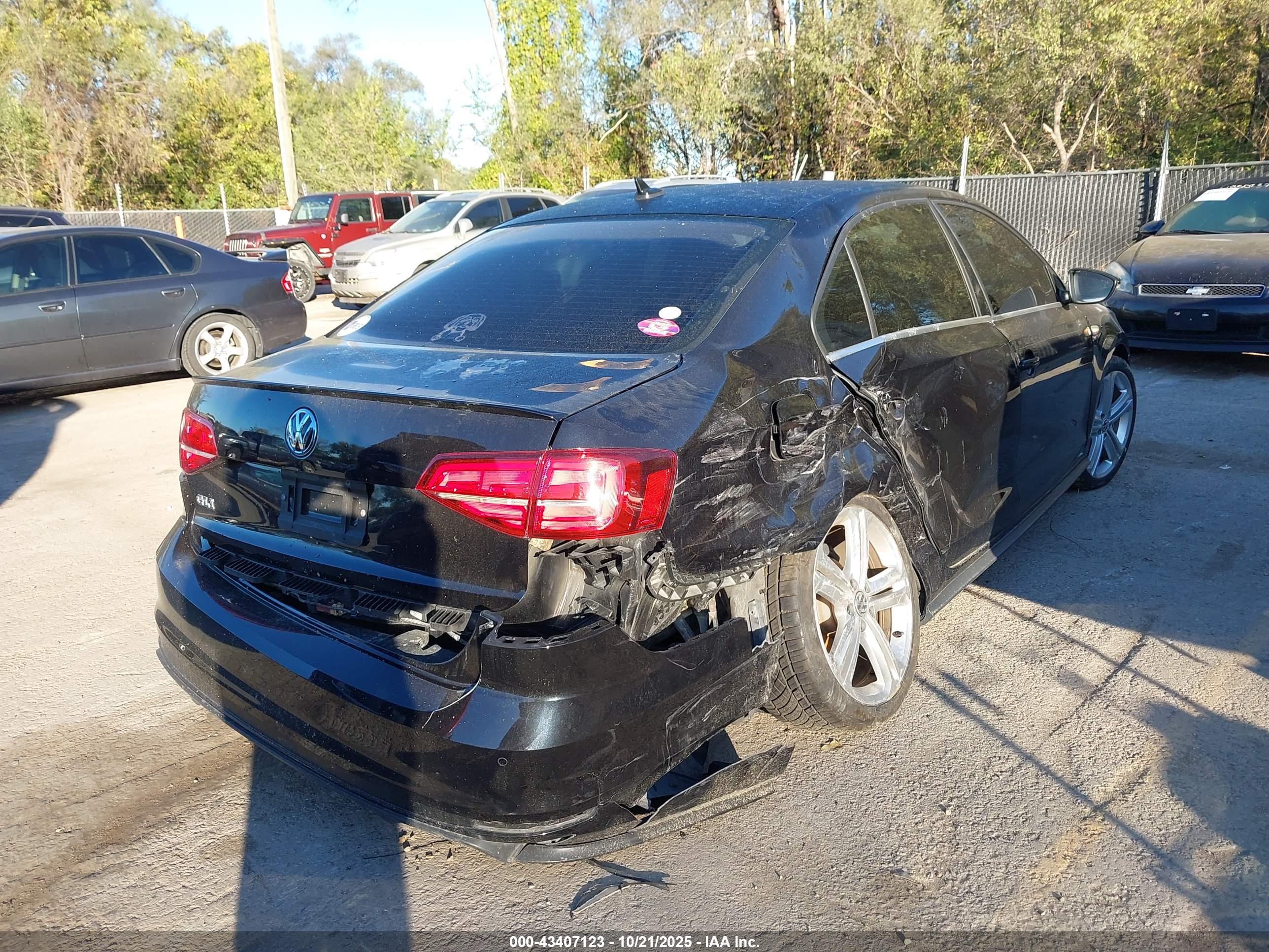 VOLKSWAGEN JETTA image 4