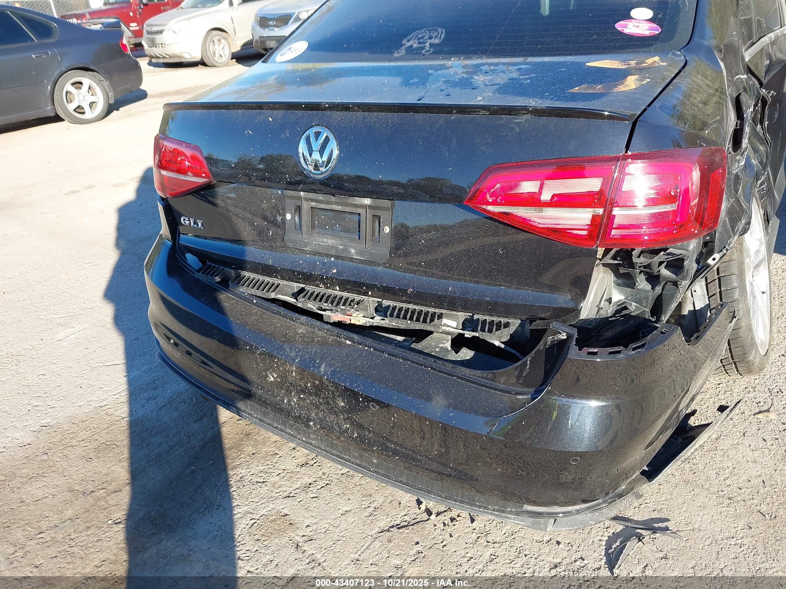 VOLKSWAGEN JETTA image 6