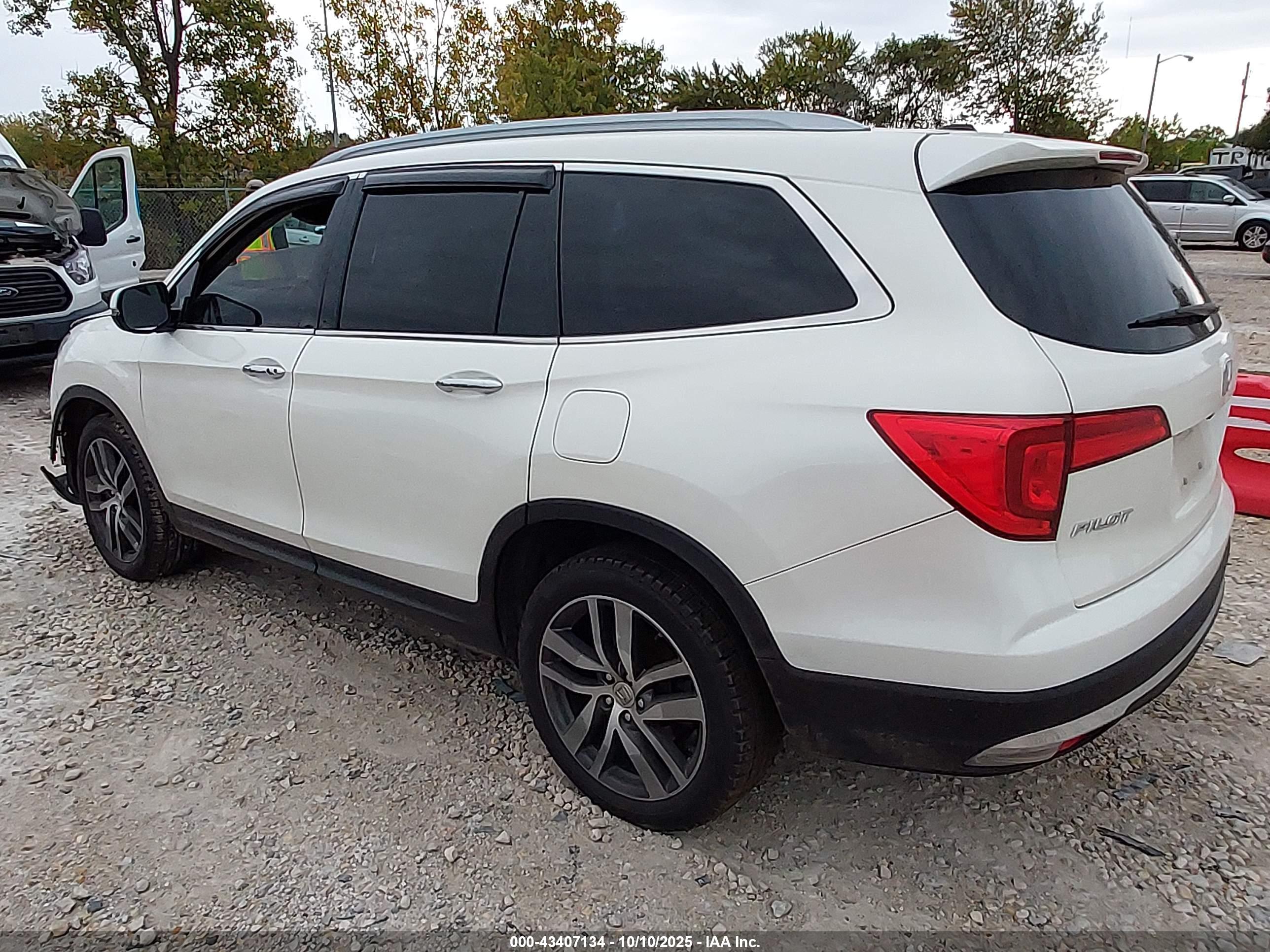 HONDA PILOT image 3