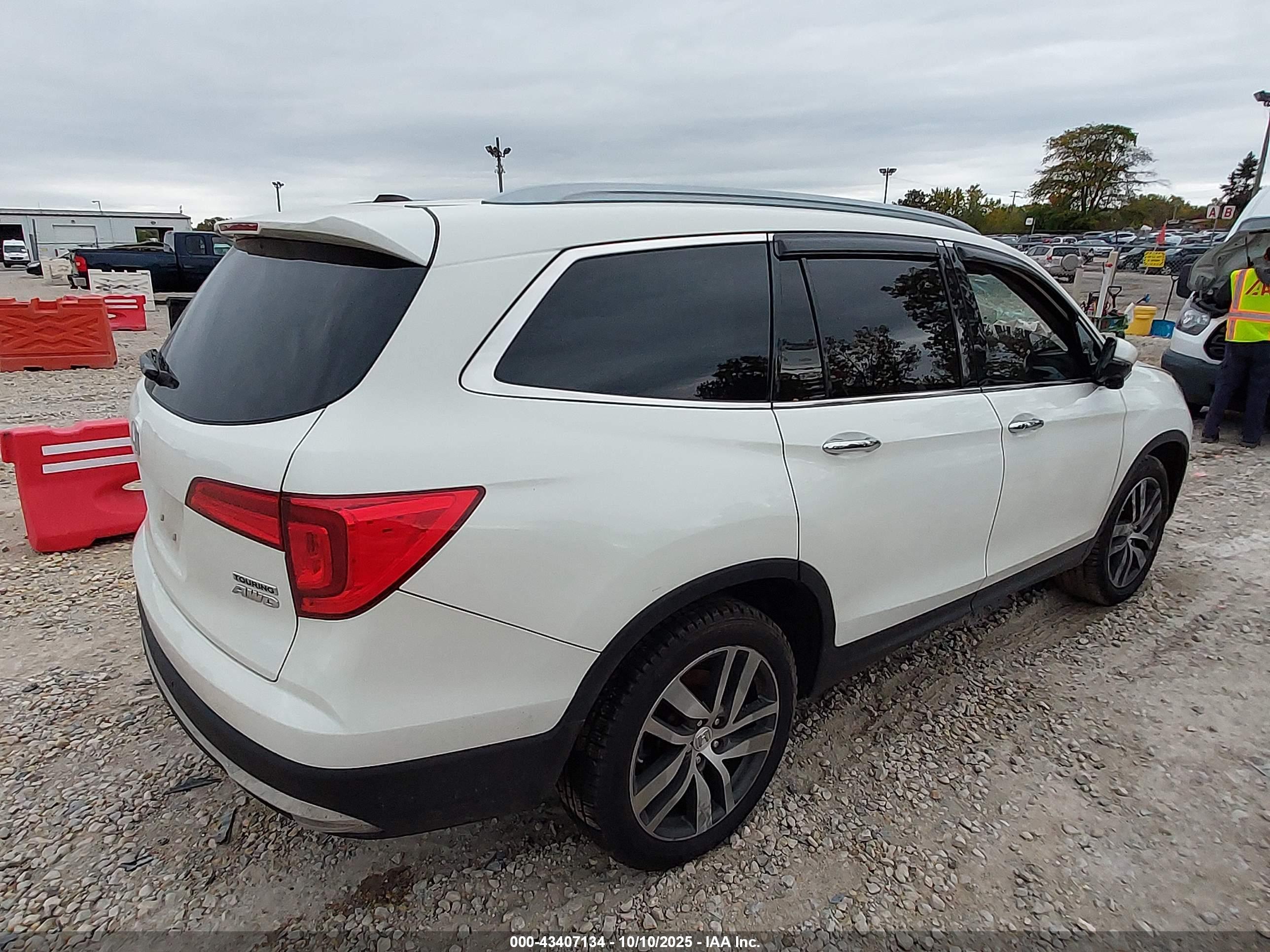 HONDA PILOT image 4