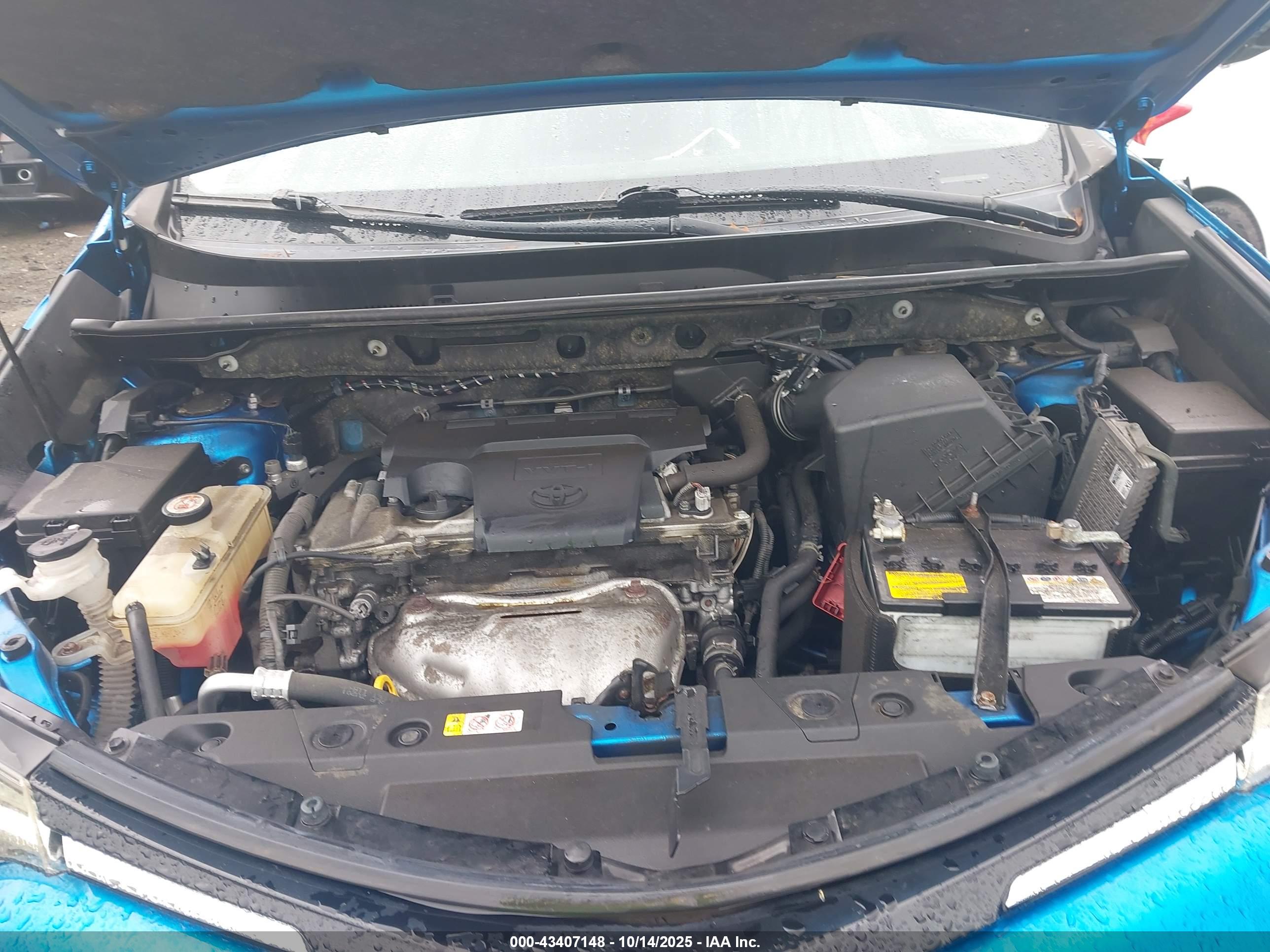 TOYOTA RAV4 image 10