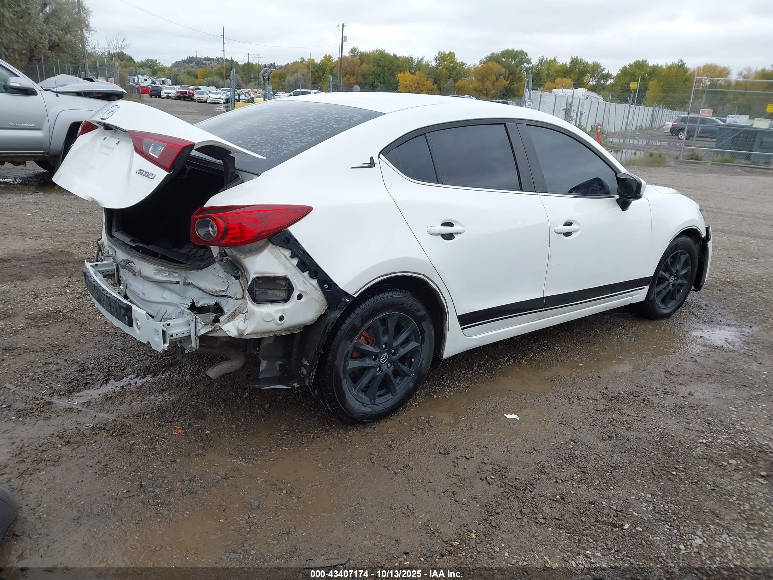MAZDA MAZDA3 image 4