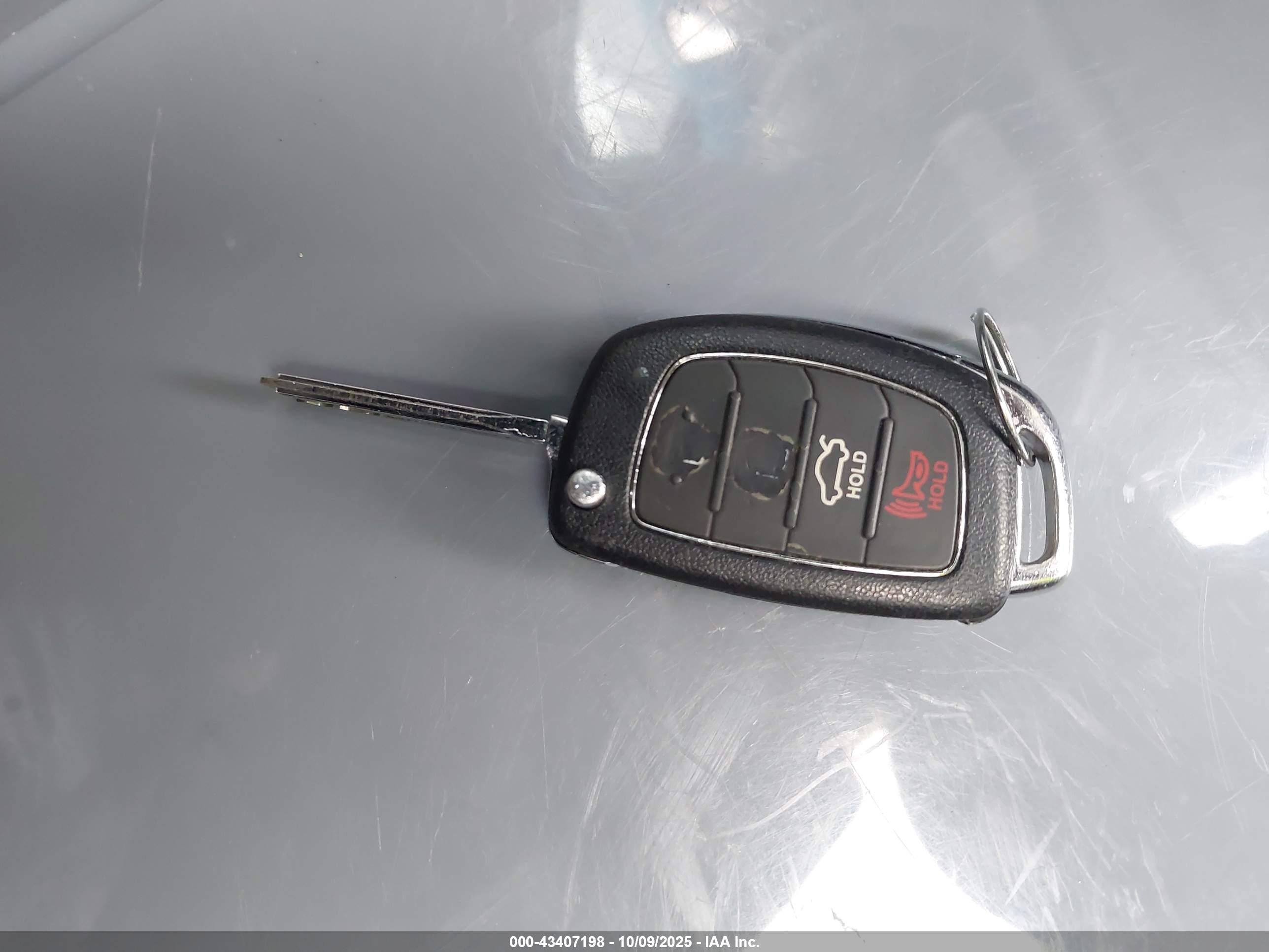 HYUNDAI SONATA image 11