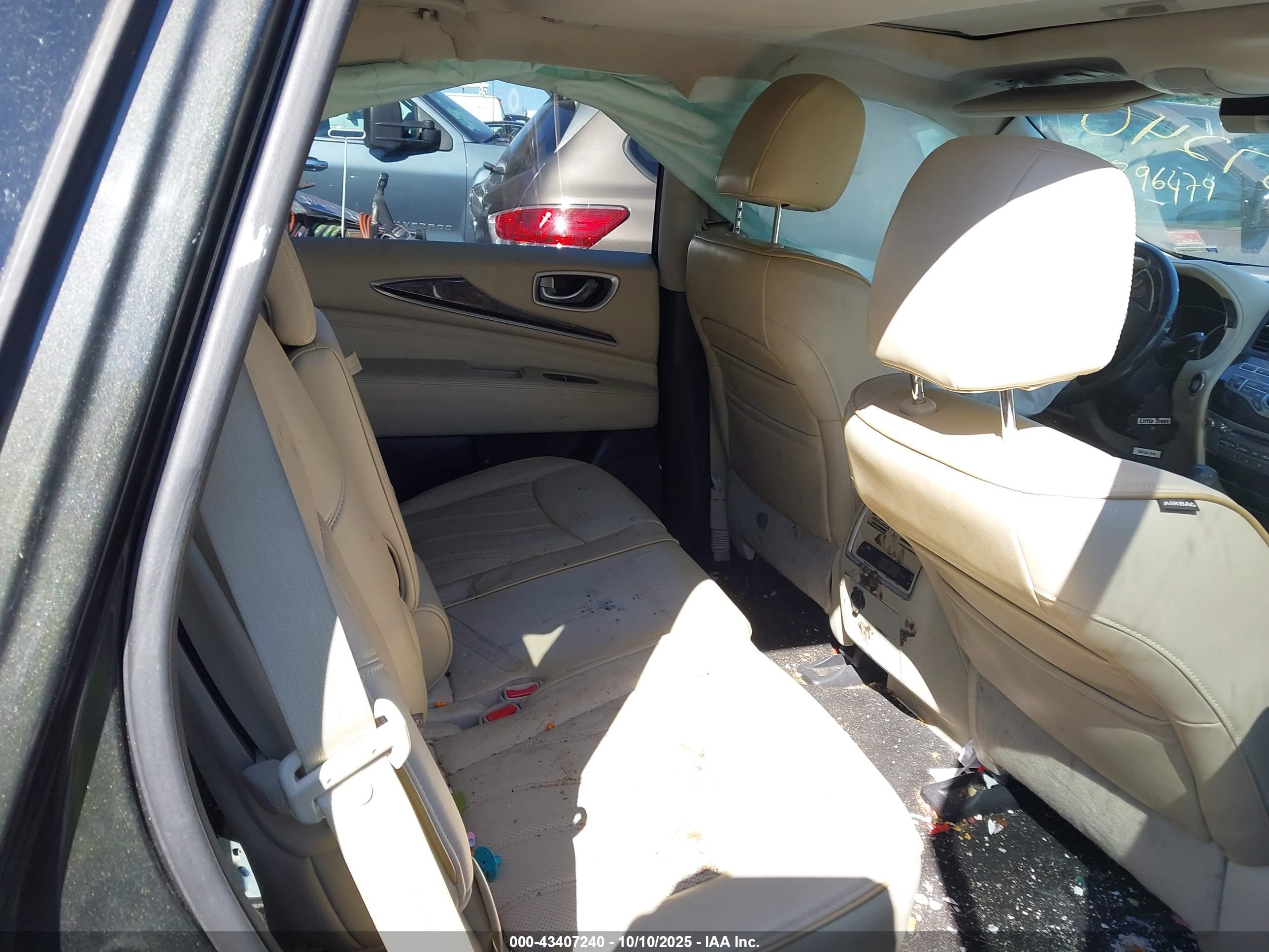 INFINITI QX60 image 8