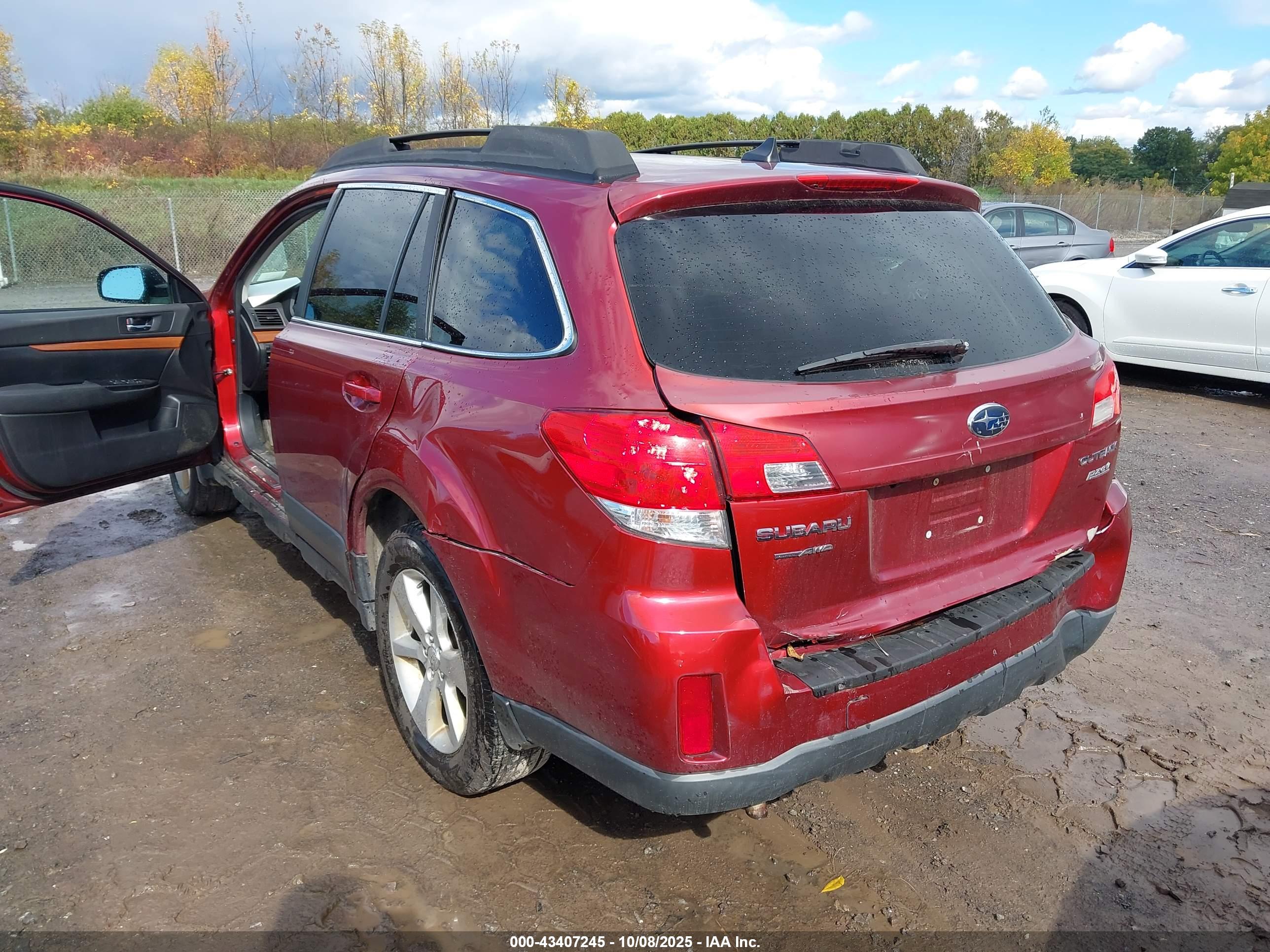 SUBARU OUTBACK image 6