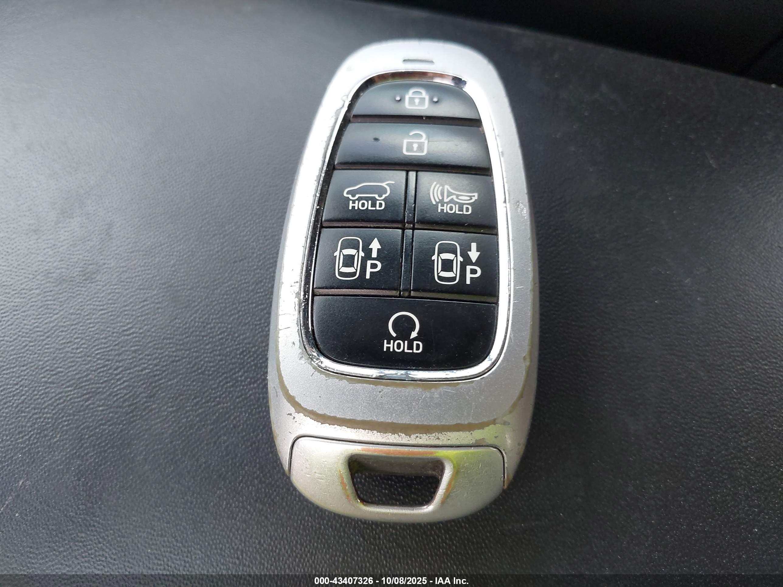HYUNDAI SANTA image 11