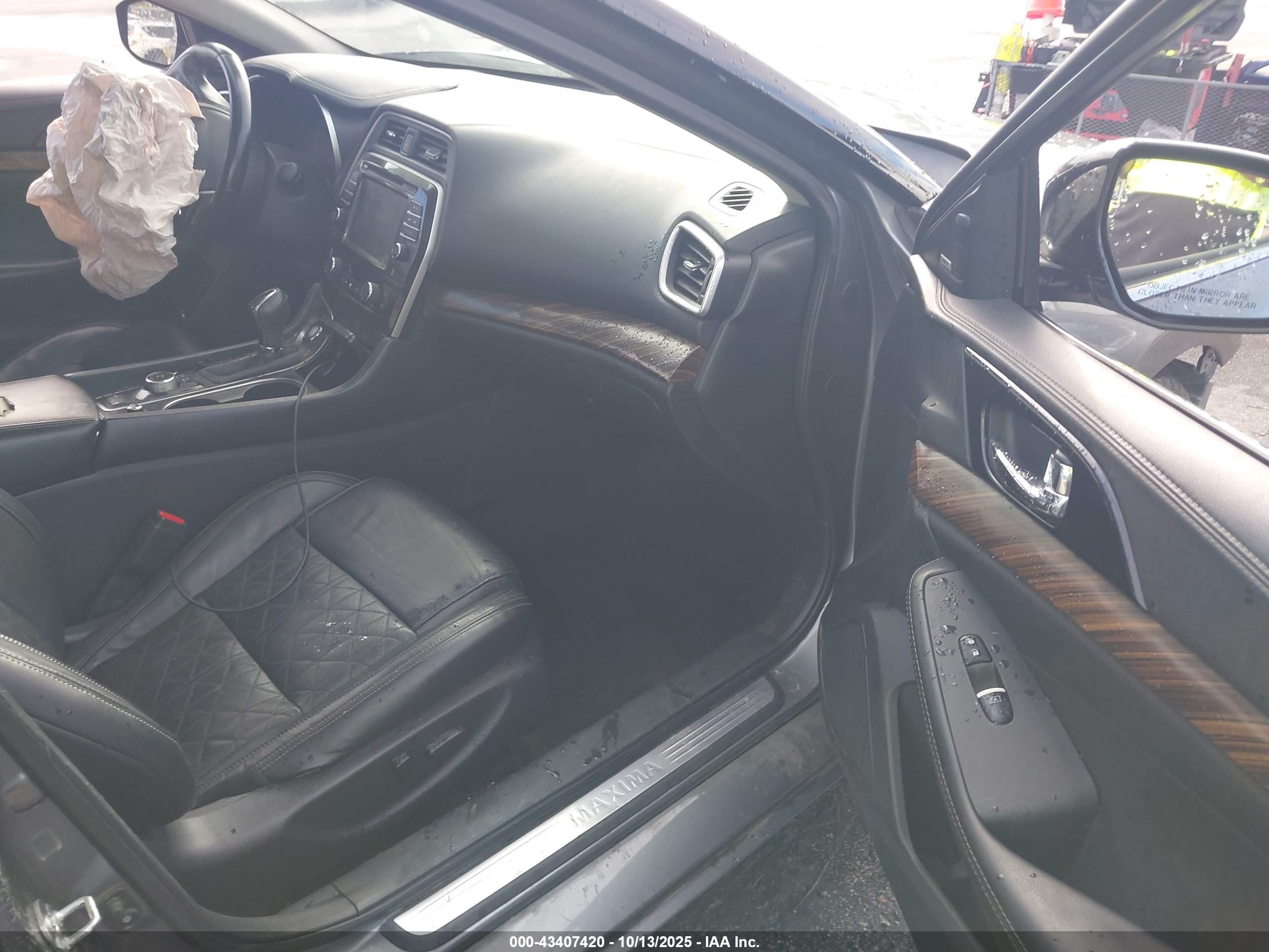 NISSAN MAXIMA image 5