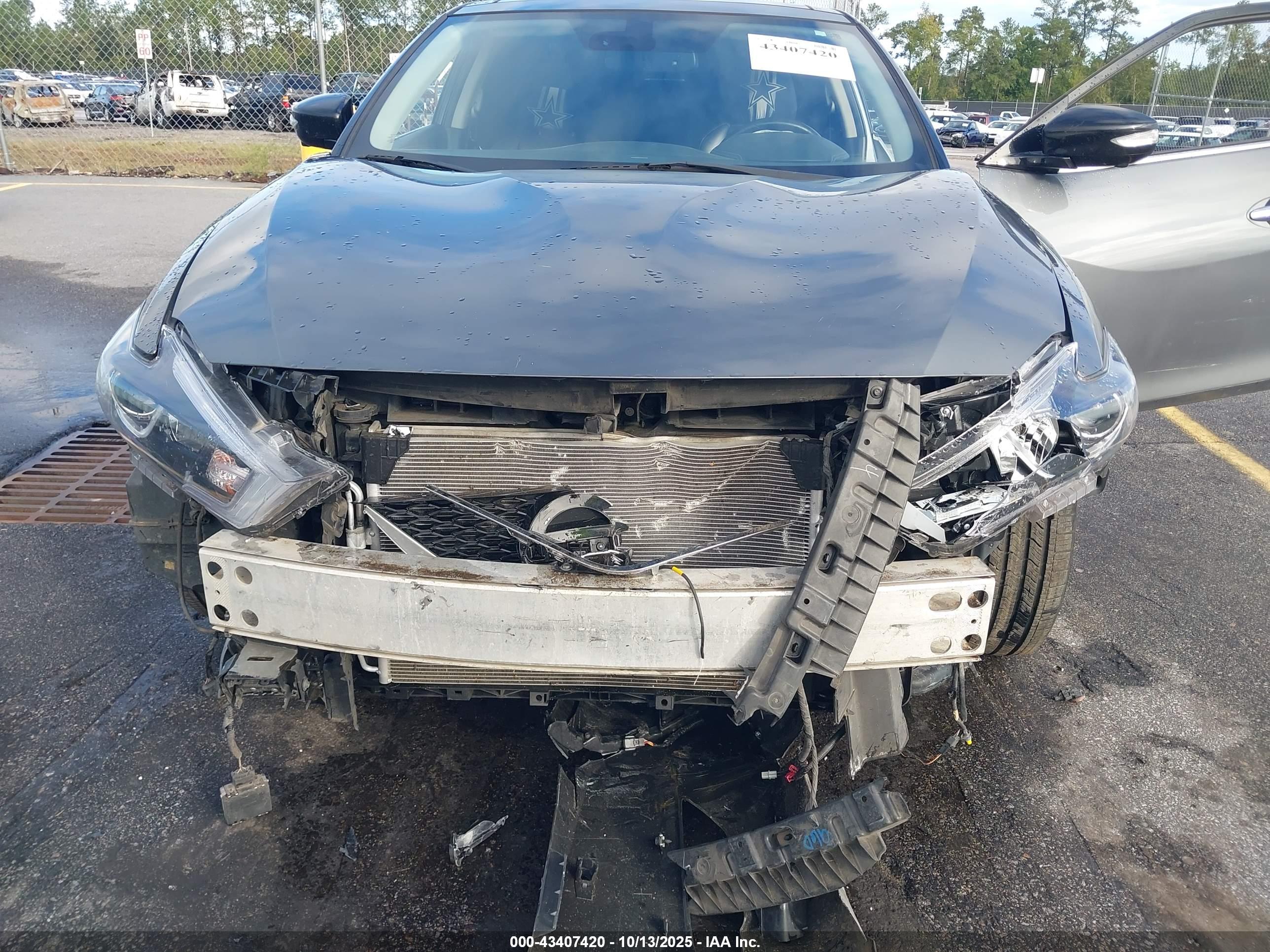 NISSAN MAXIMA image 6