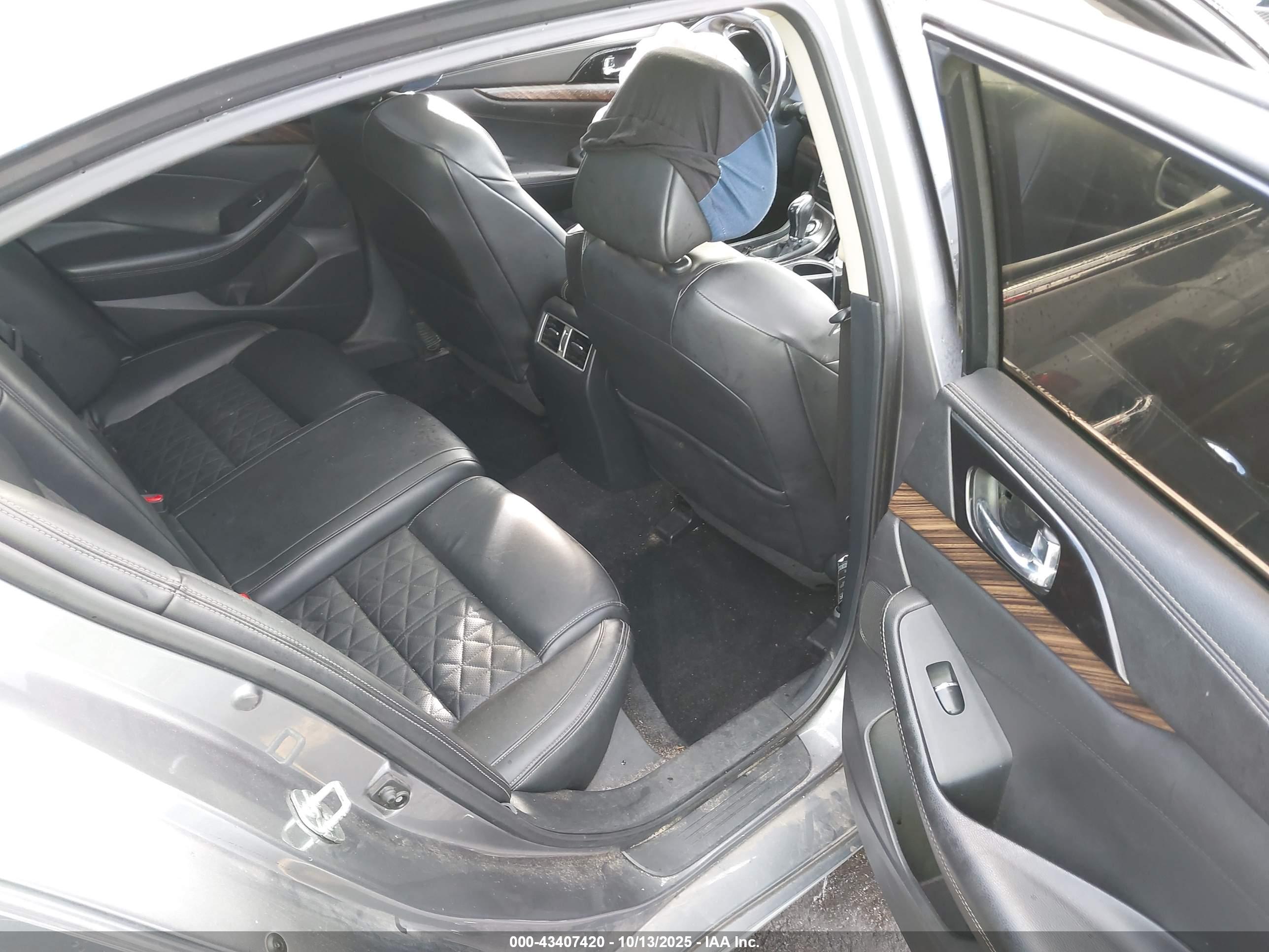 NISSAN MAXIMA image 8