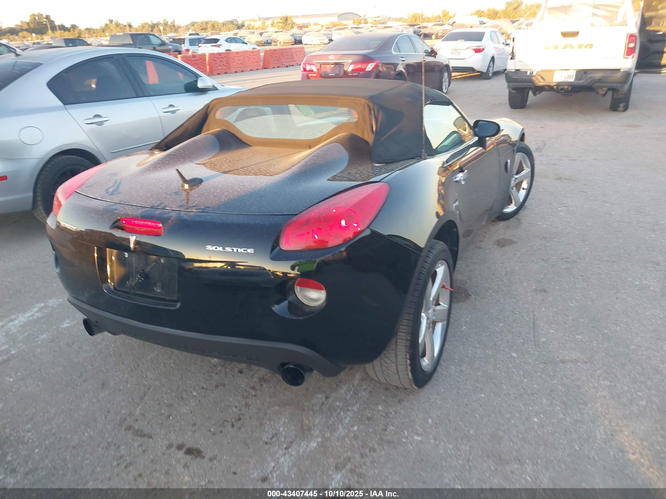 PONTIAC SOLSTICE image 4