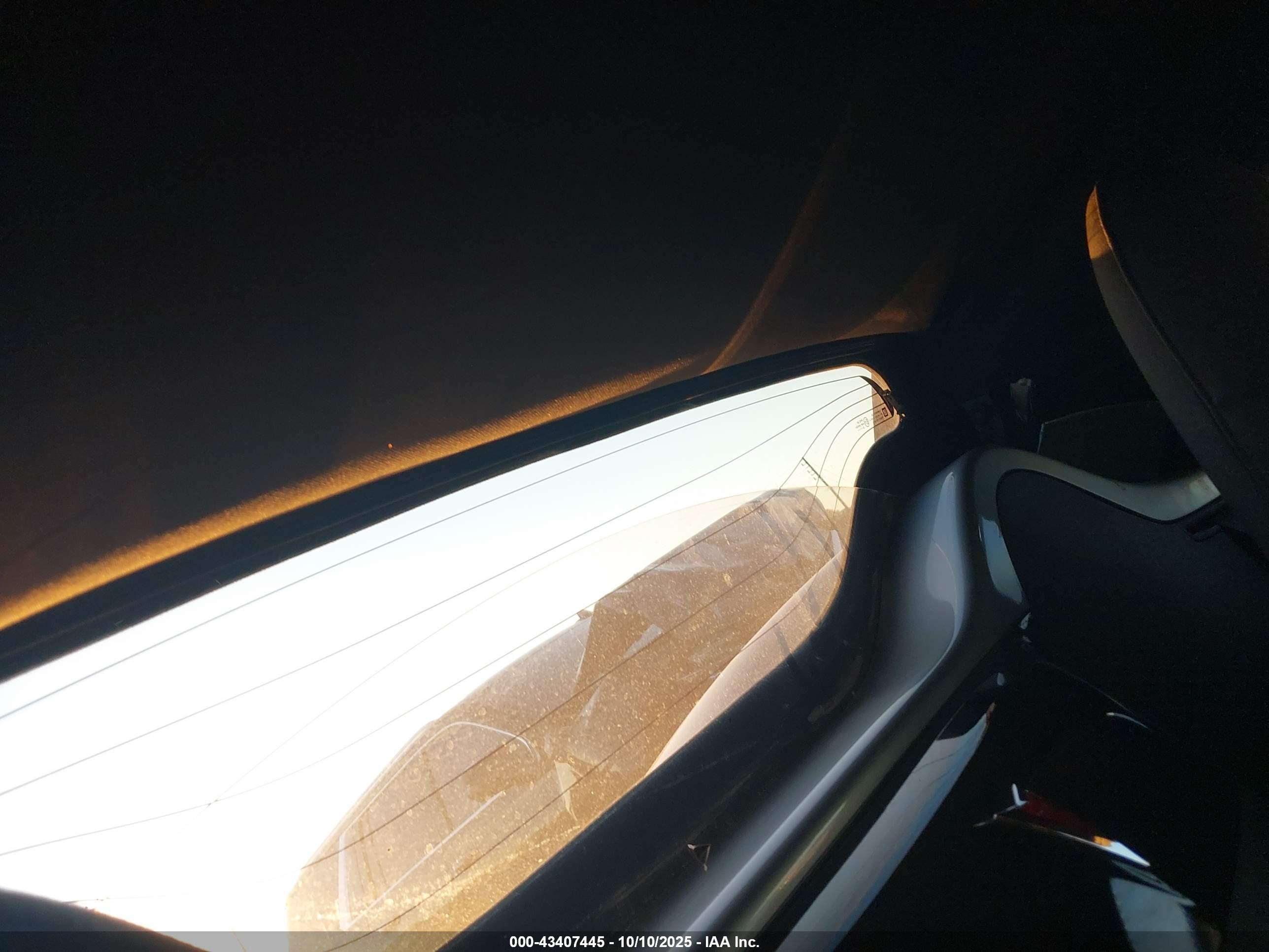PONTIAC SOLSTICE image 8