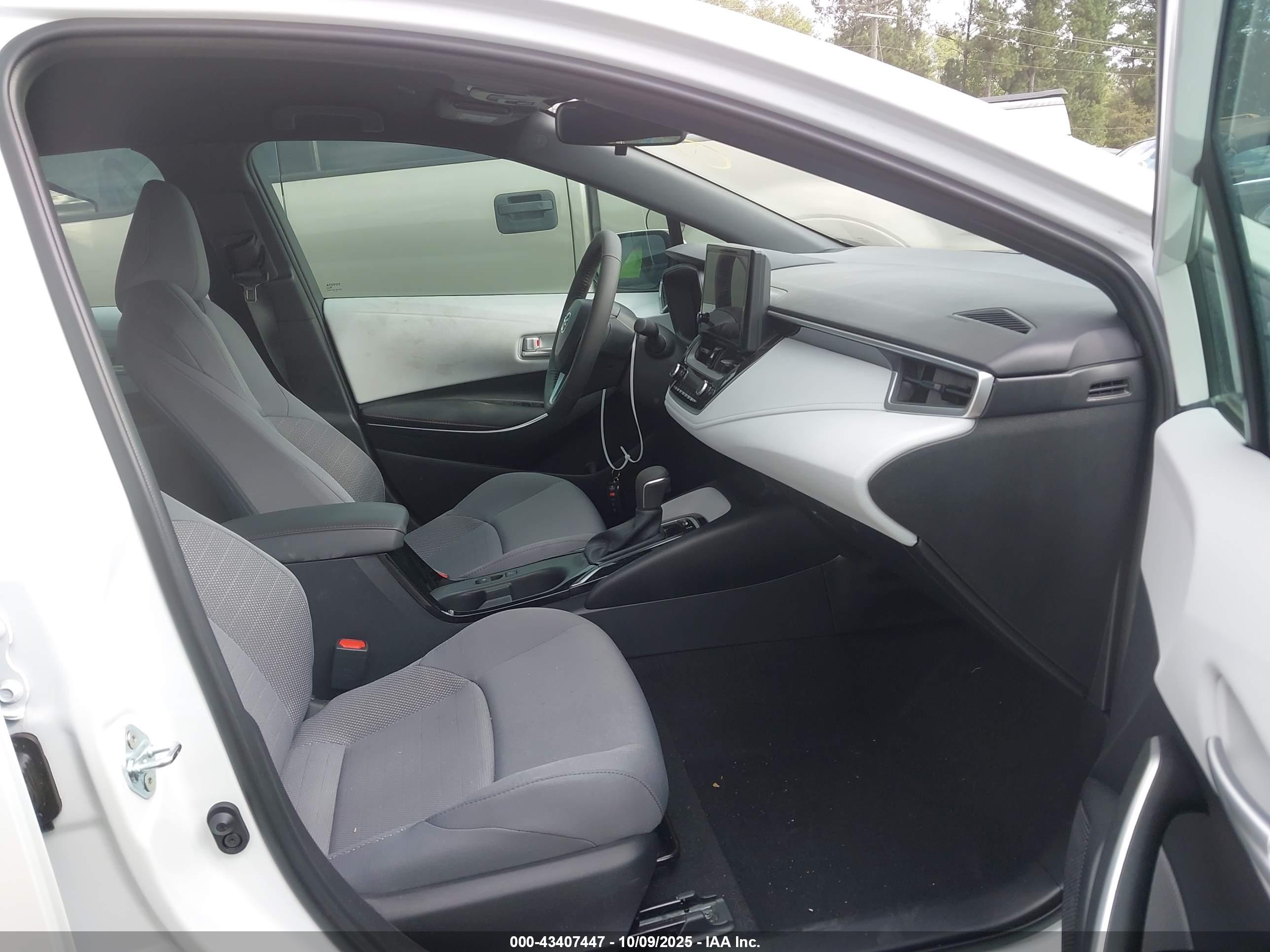 TOYOTA COROLLA image 5