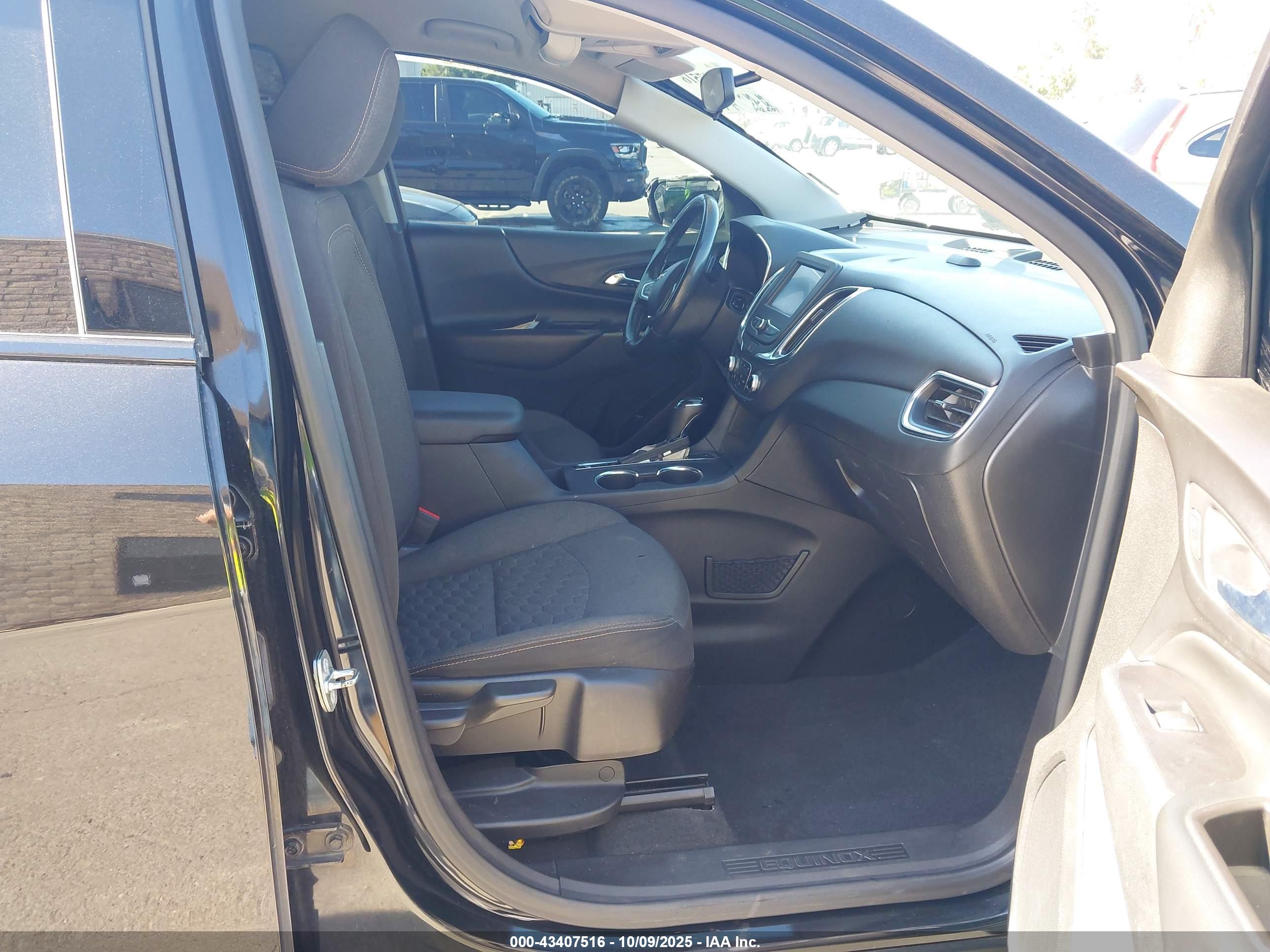 CHEVROLET EQUINOX image 5