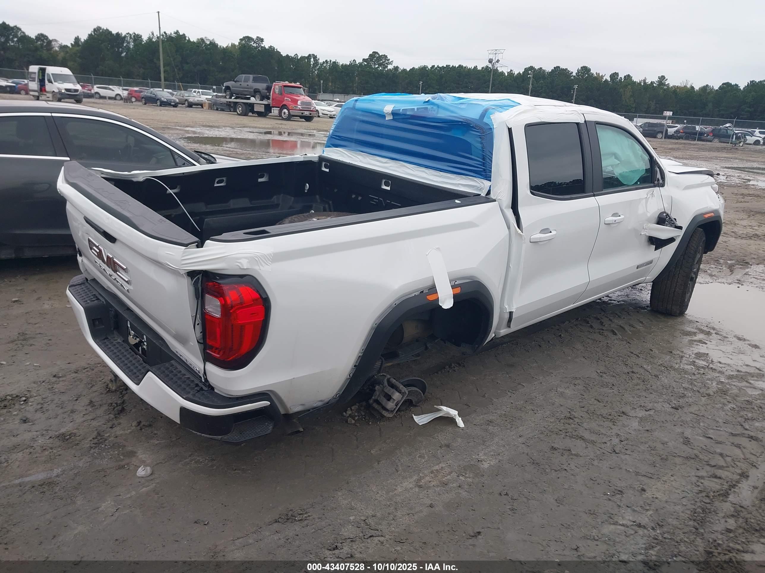 GMC CANYON image 4