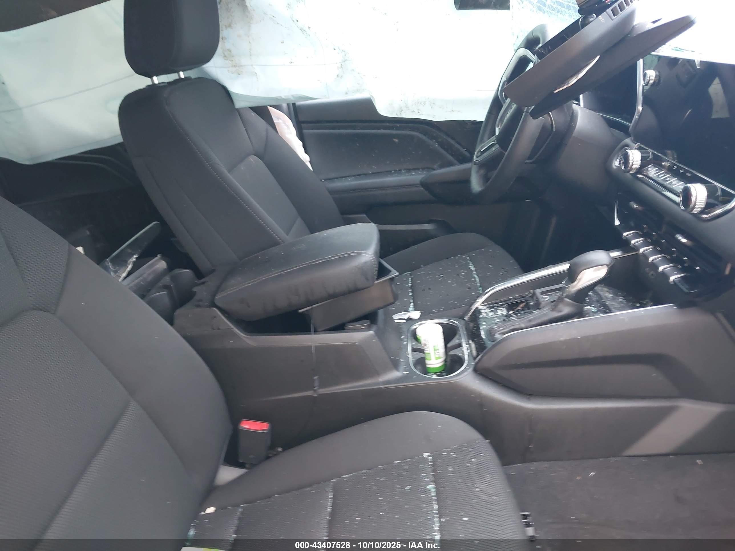GMC CANYON image 5