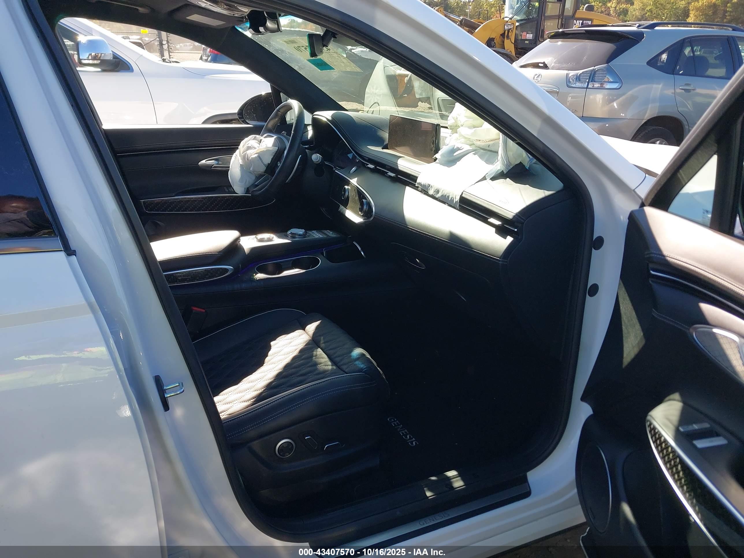 GENESIS GV70 image 5