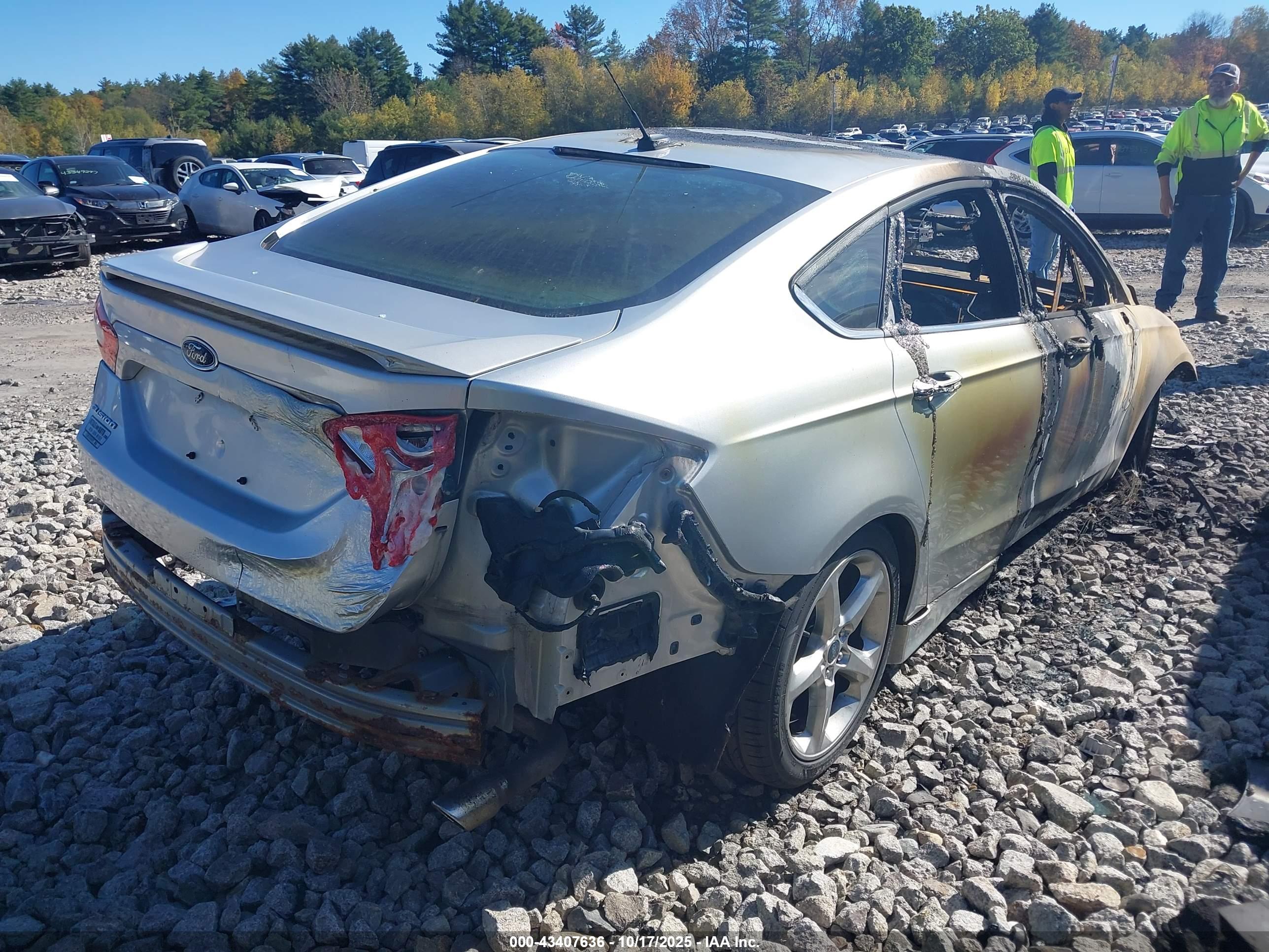 FORD FUSION image 4