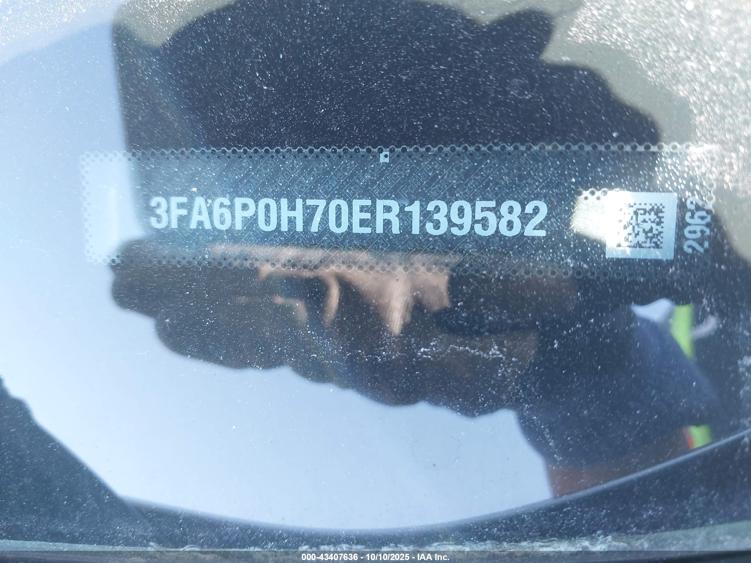 FORD FUSION image 9