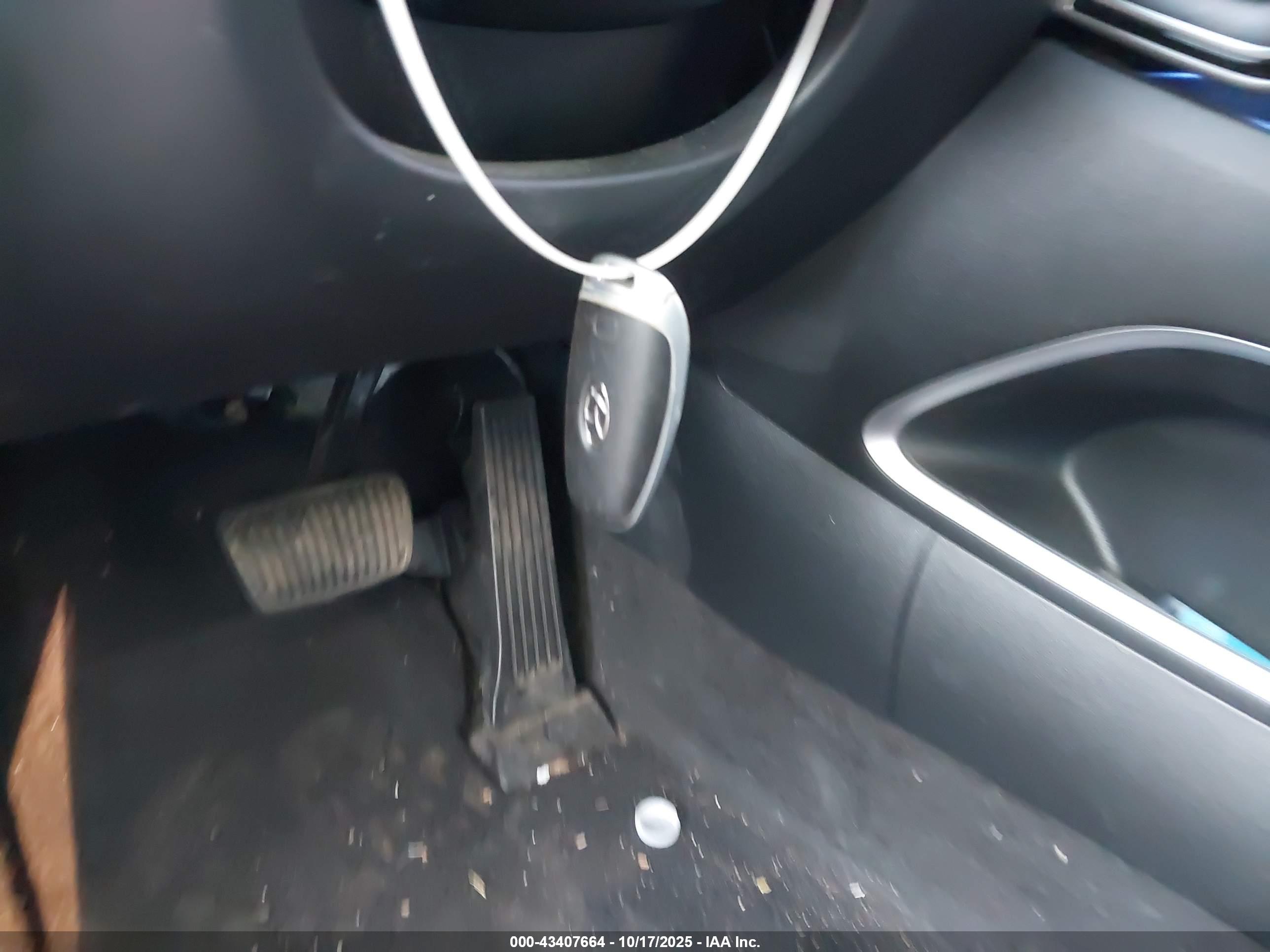 HYUNDAI TUCSON image 11