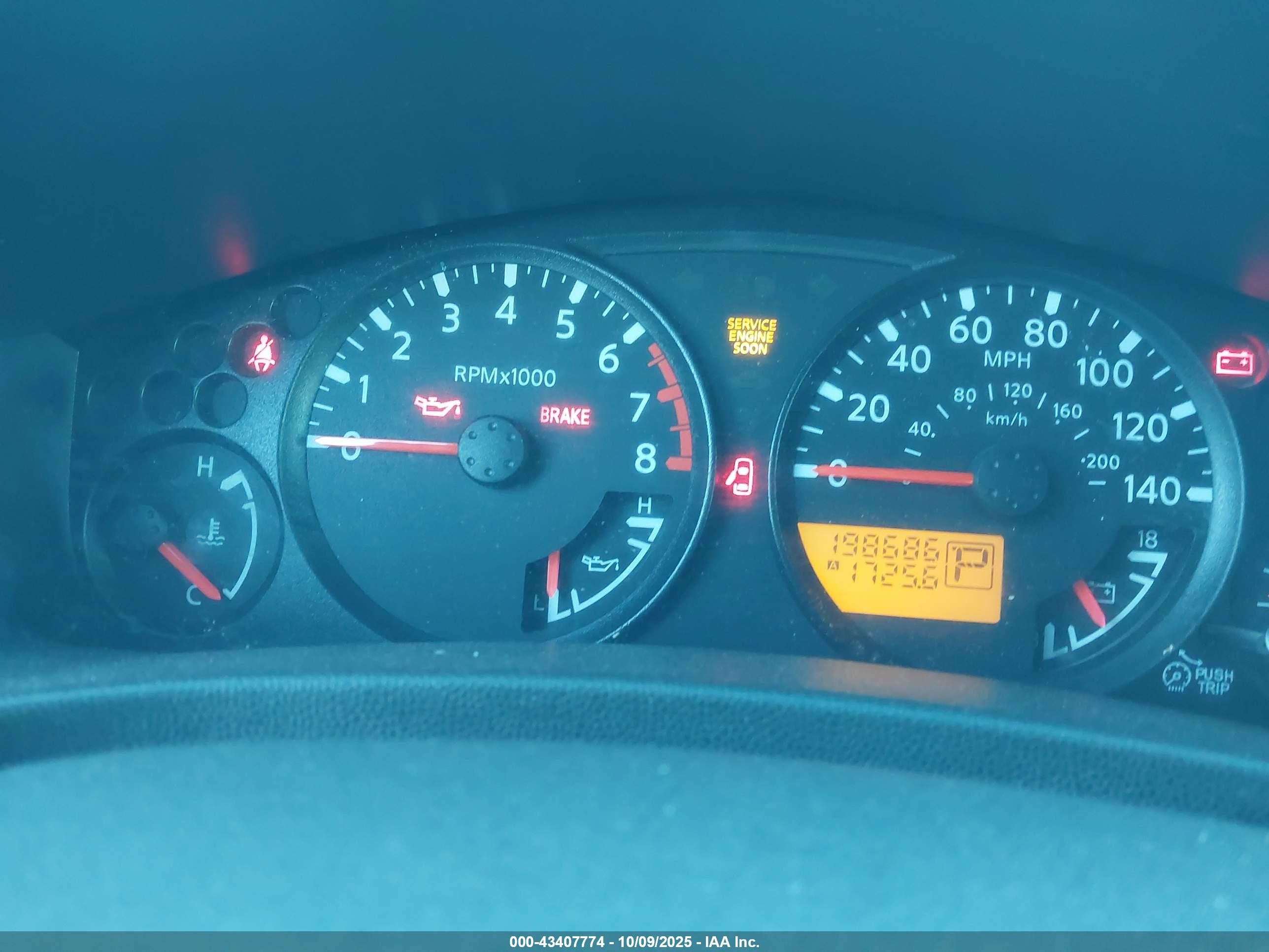 NISSAN FRONTIER image 7