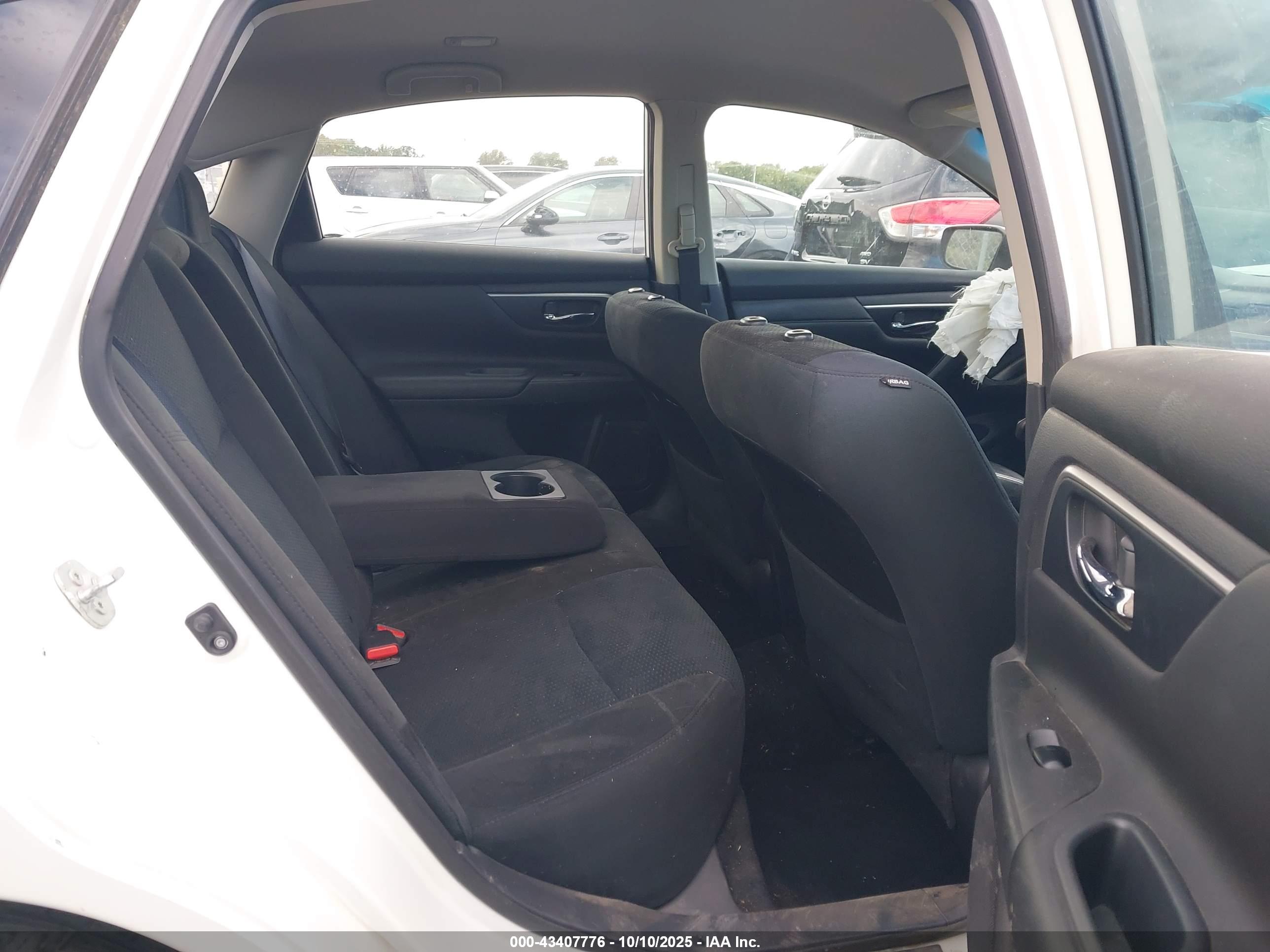 NISSAN ALTIMA image 8