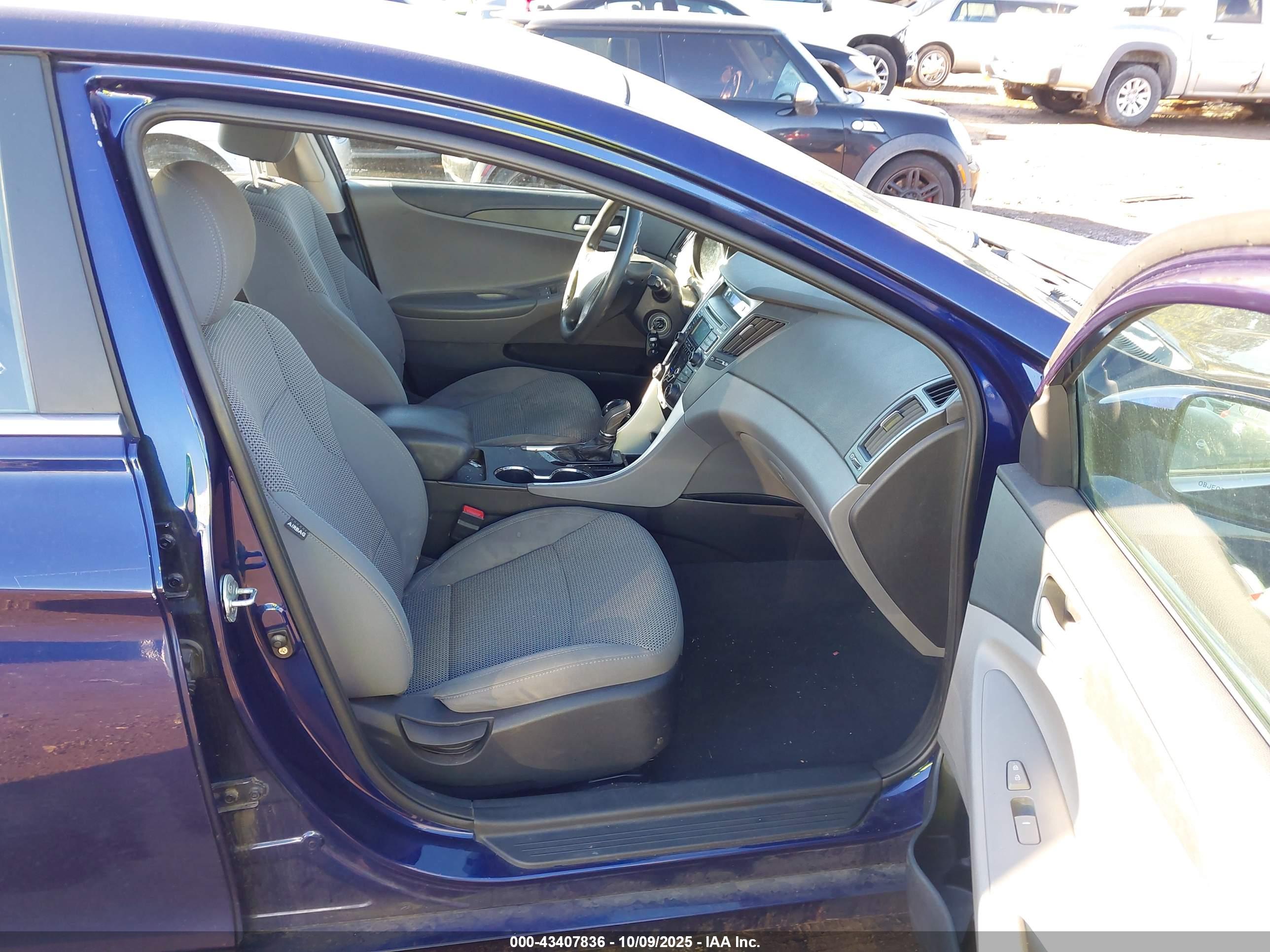 HYUNDAI SONATA image 5
