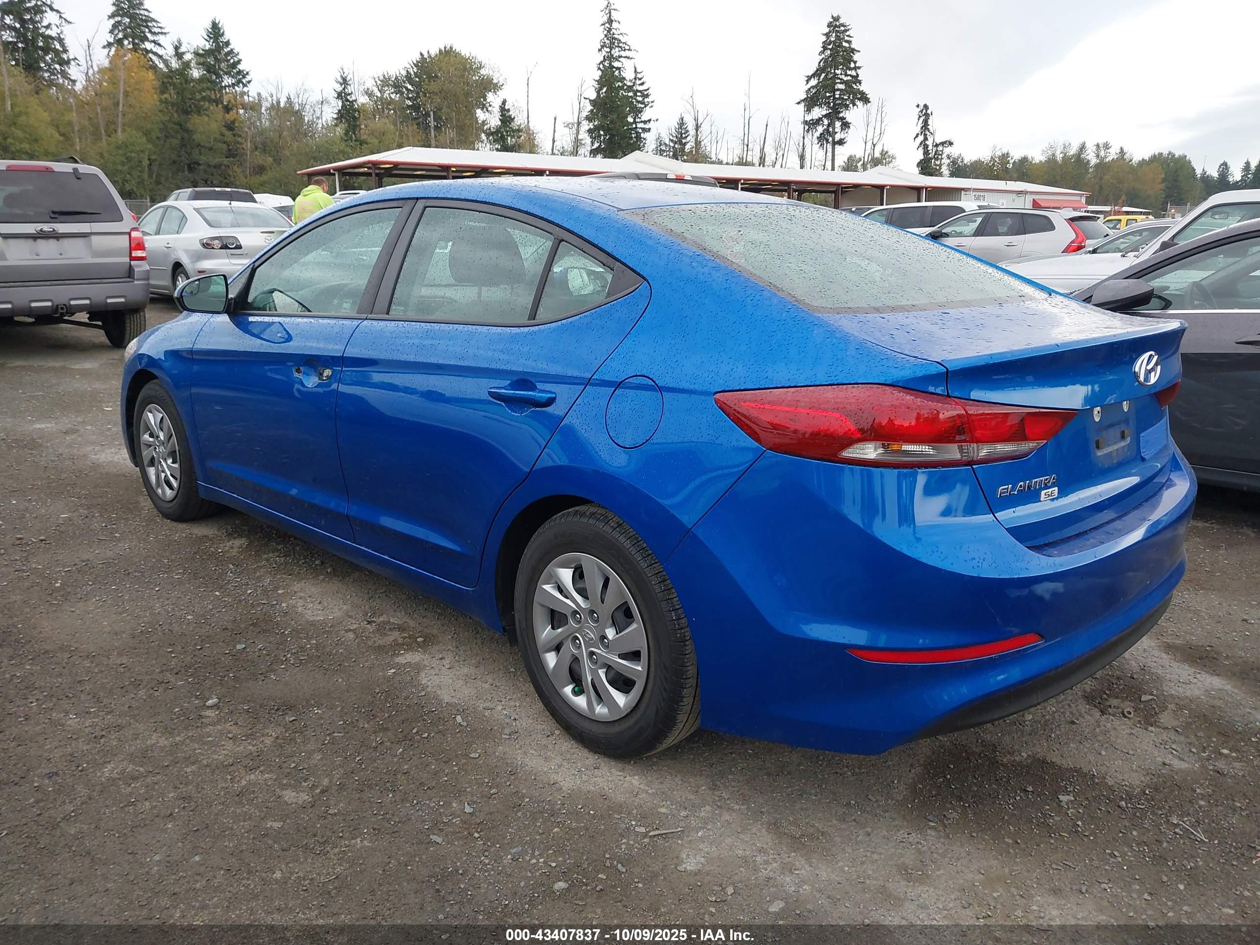HYUNDAI ELANTRA image 3