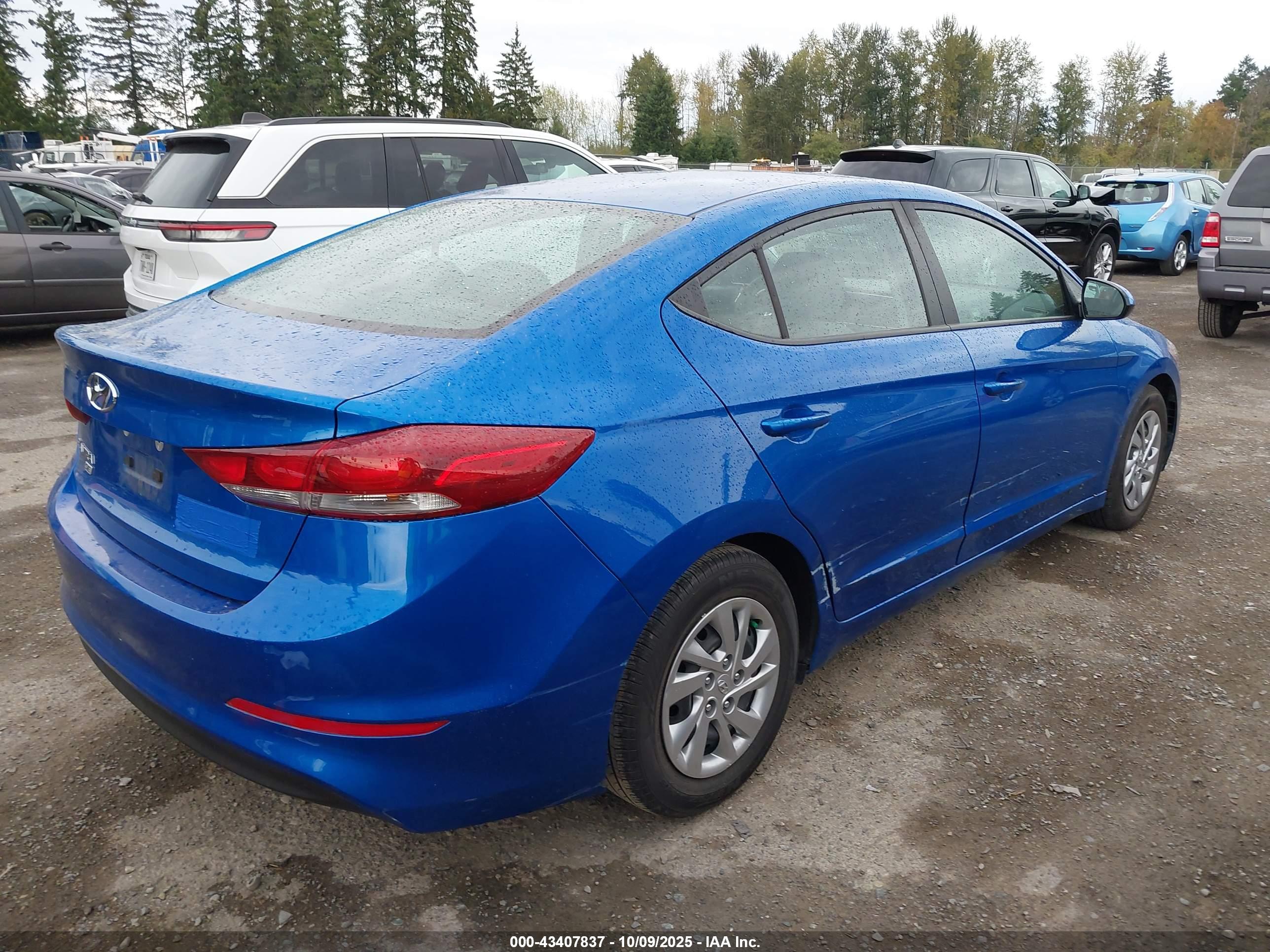 HYUNDAI ELANTRA image 4