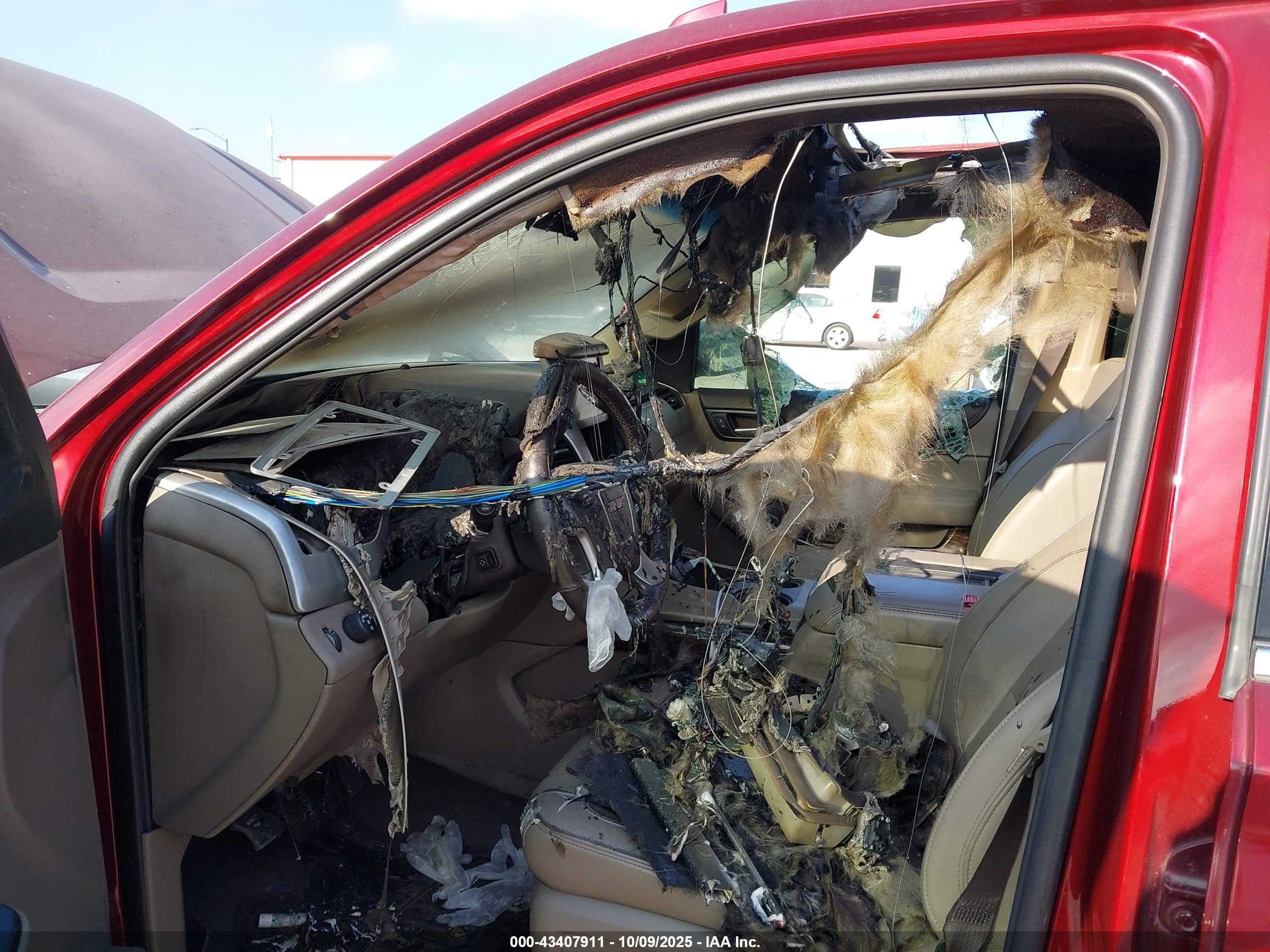 GMC YUKON image 6