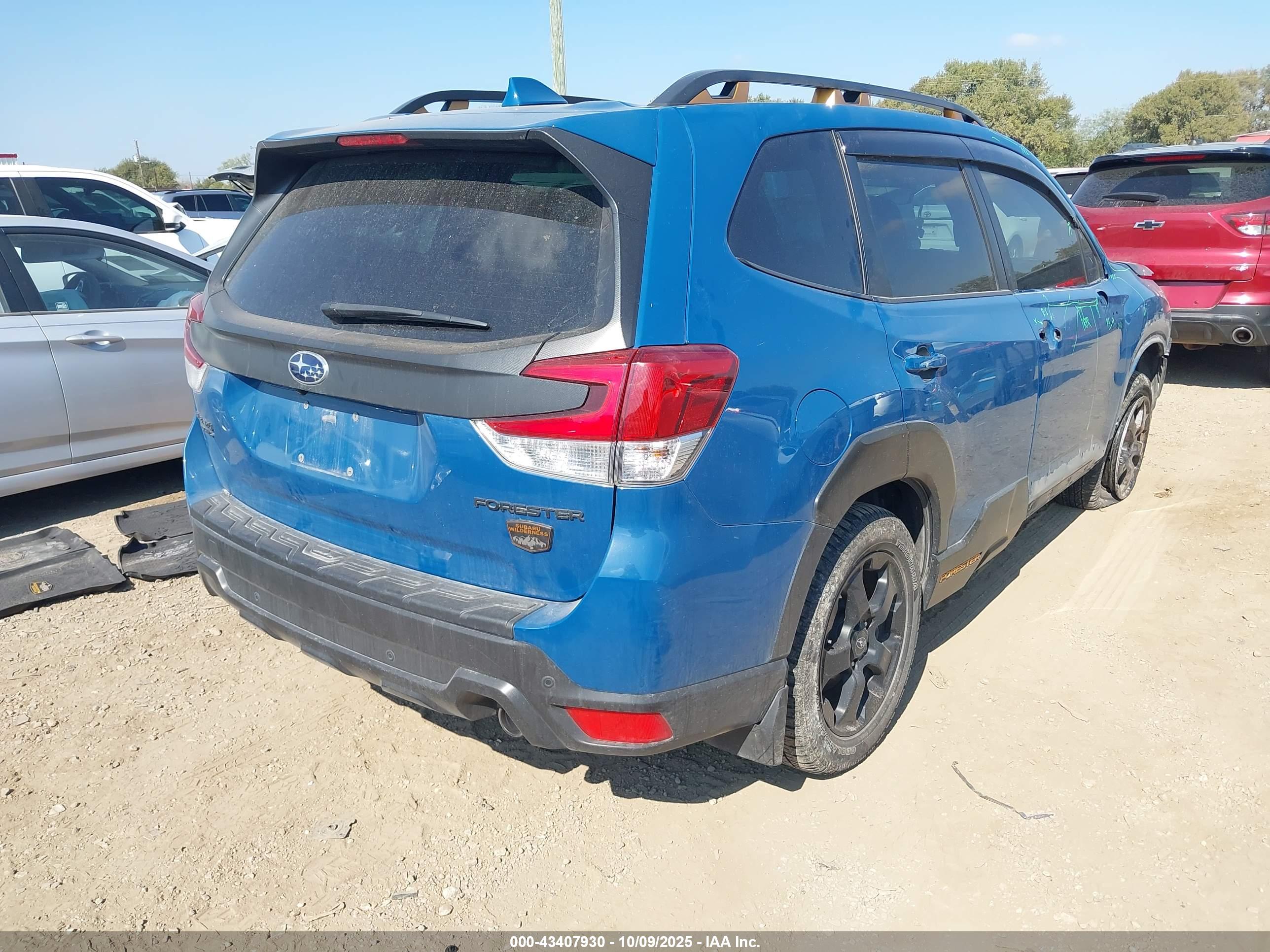 SUBARU FORESTER image 4